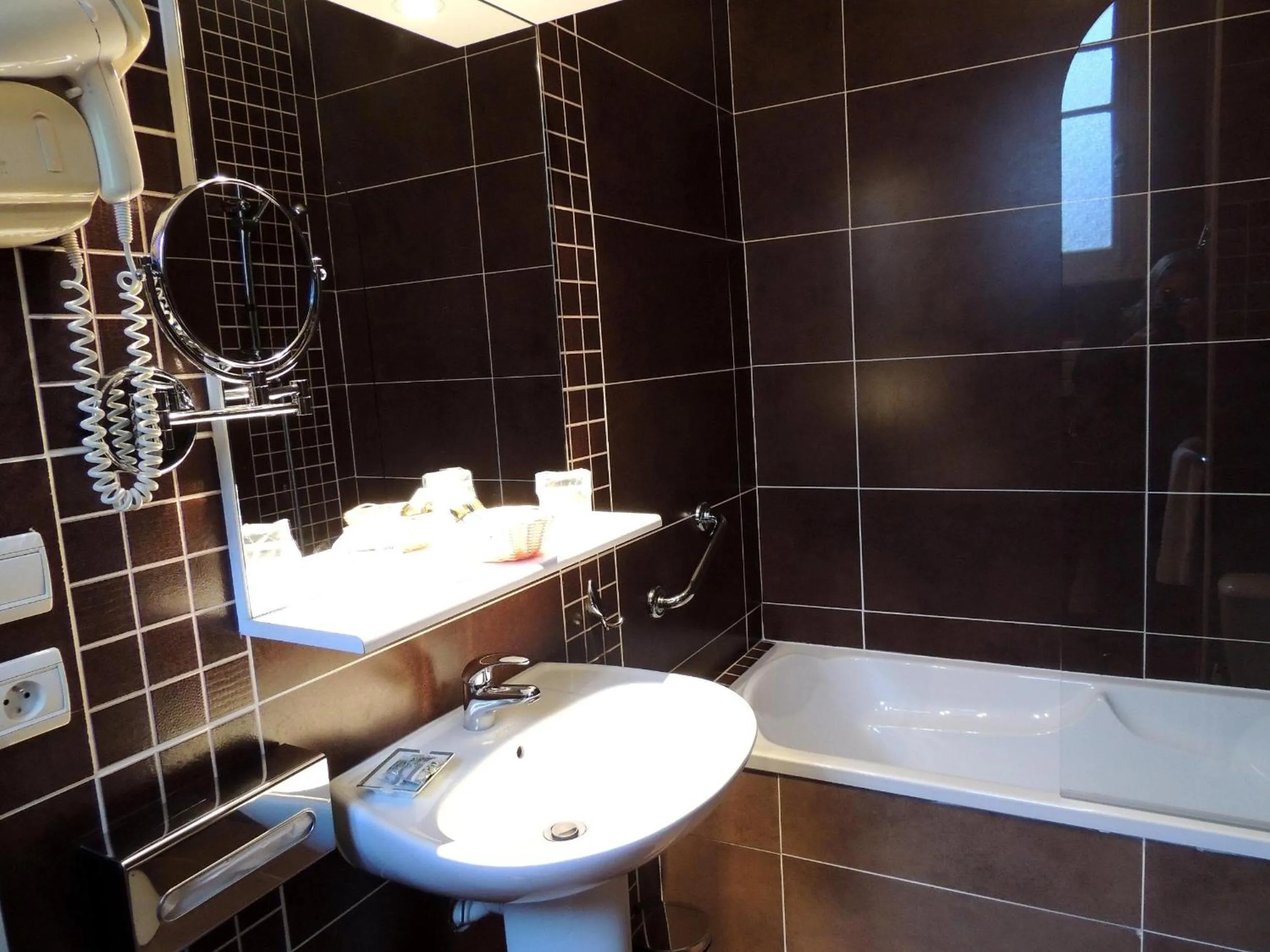 Toilet in La Villa Bois Joli HOTEL RESTAURANT