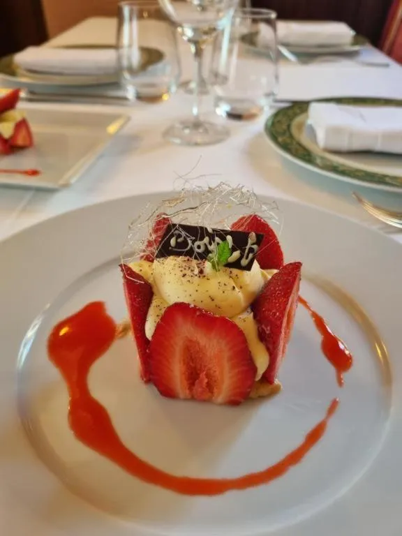 Restaurant/places to eat in La Villa Bois Joli HOTEL RESTAURANT