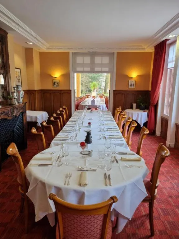 Restaurant/places to eat in La Villa Bois Joli HOTEL RESTAURANT