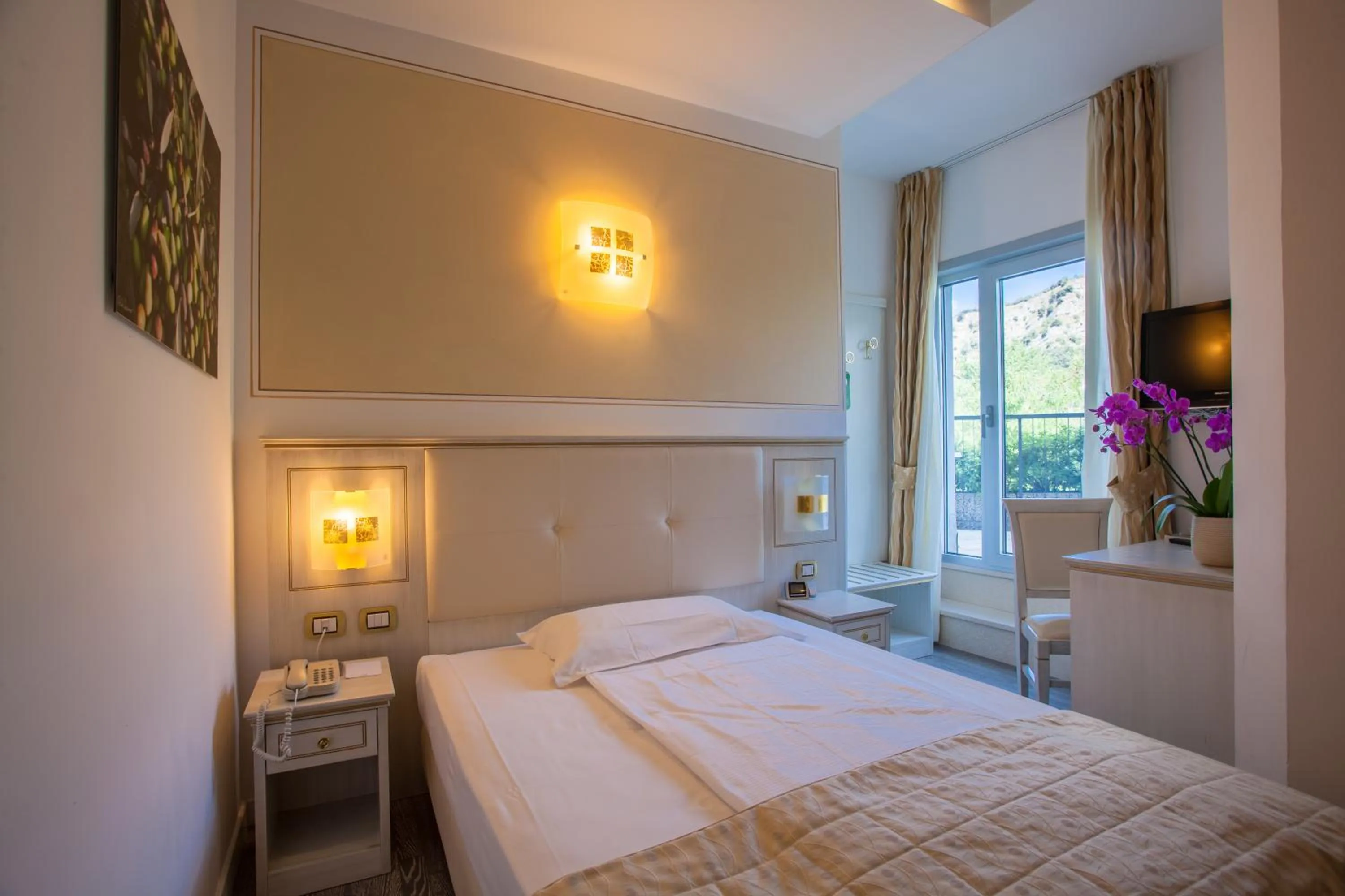 Bedroom, Bed in Hotel Lido Blu - Surf & Bike