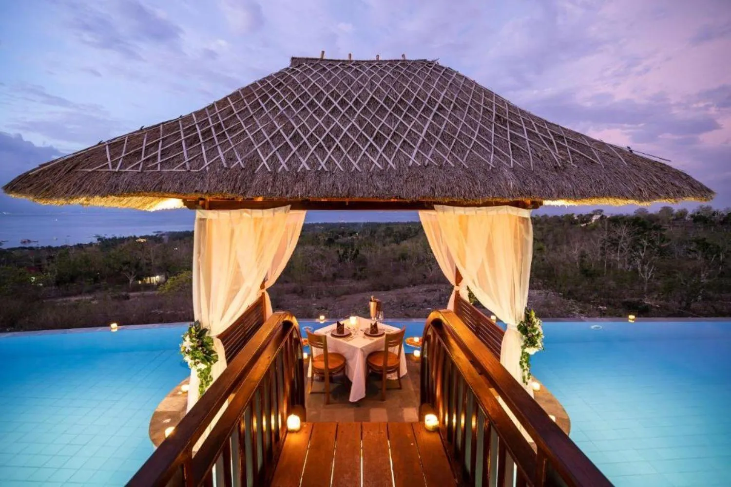 Swimming pool in Semabu Hills Hotel Nusa Penida