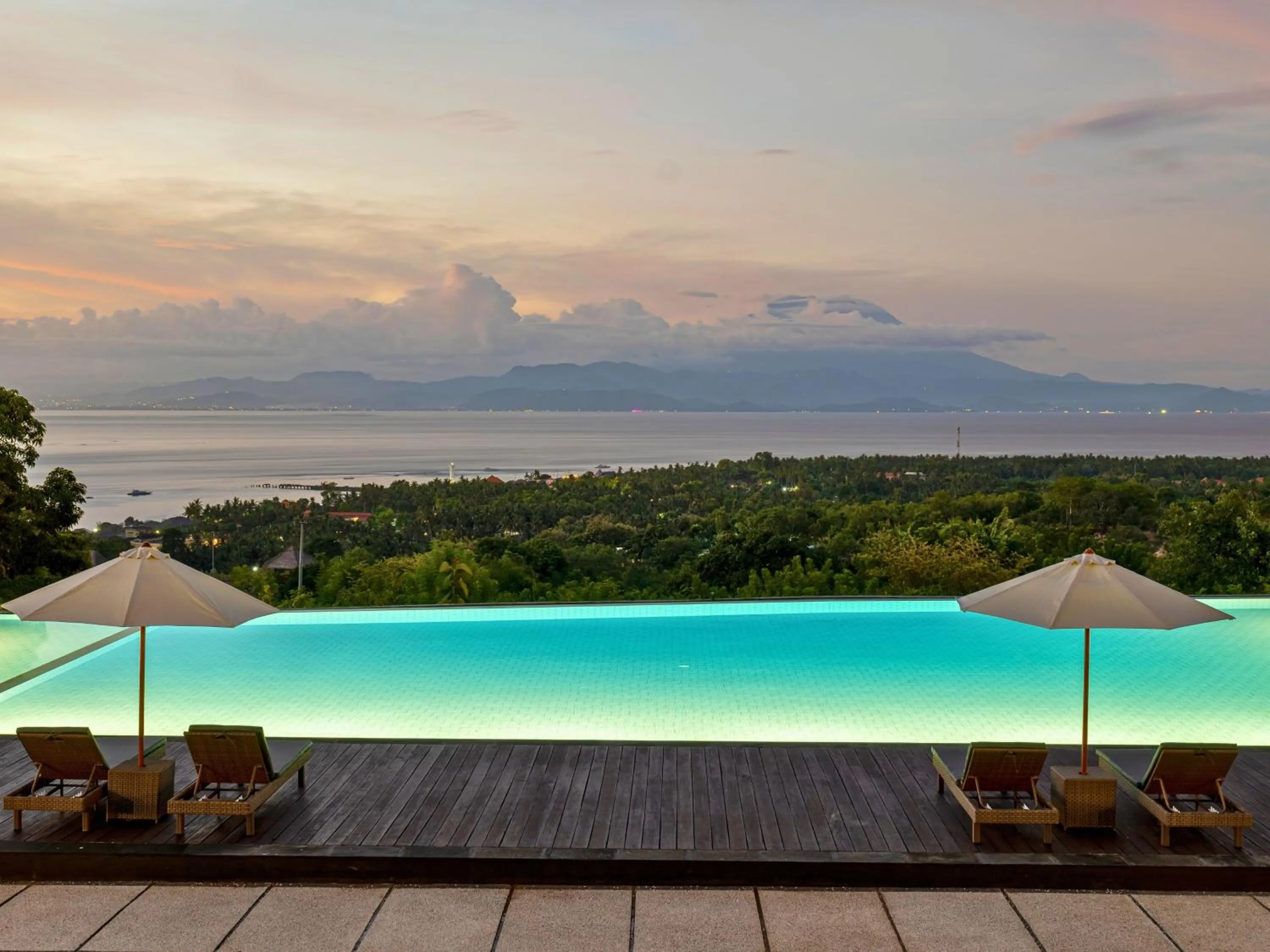 Swimming pool in Semabu Hills Hotel Nusa Penida