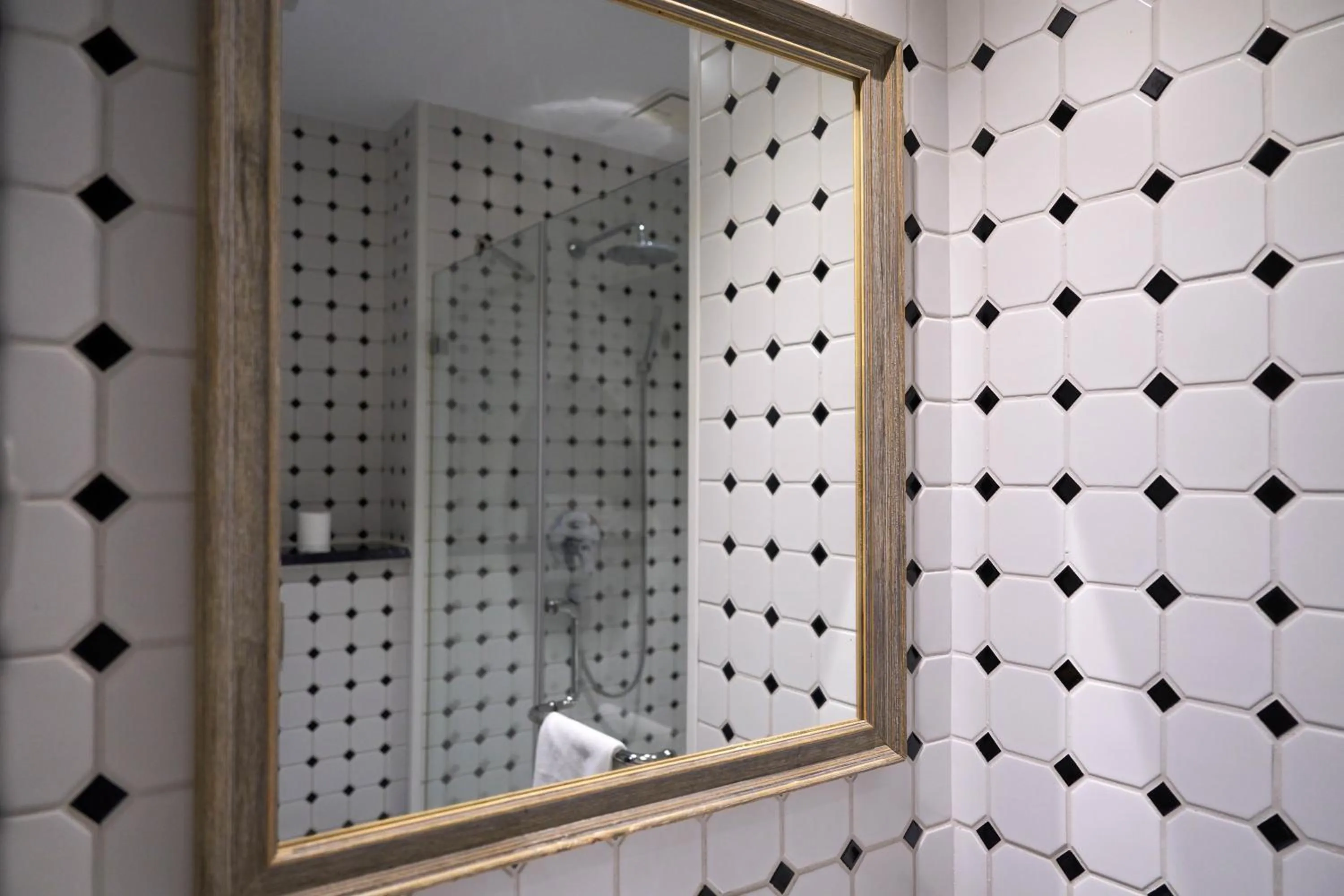 Shower in Yi Stack Hotel Beijing