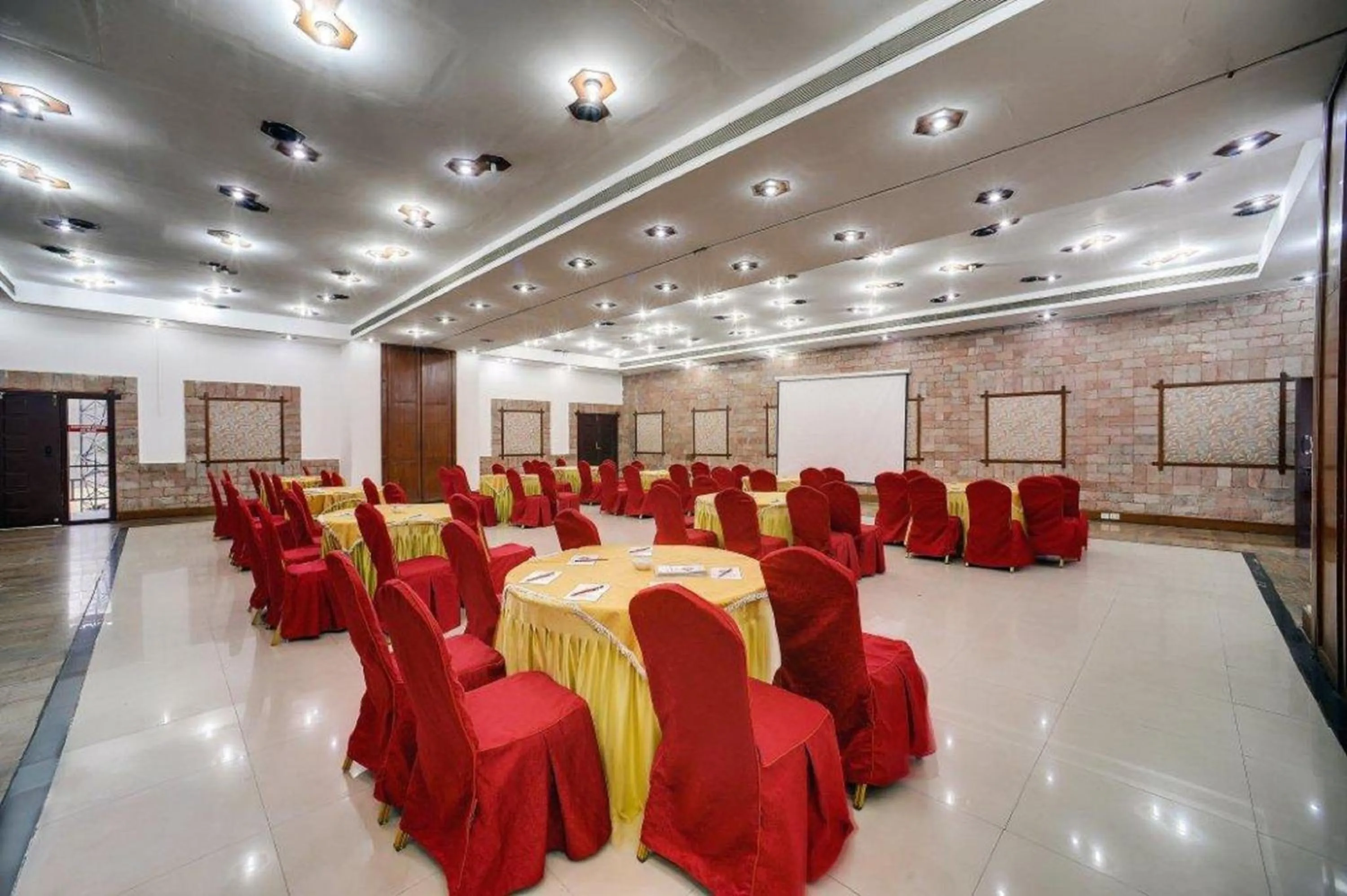 Banquet/Function facilities in Ramee Guestline Hotel Bangalore