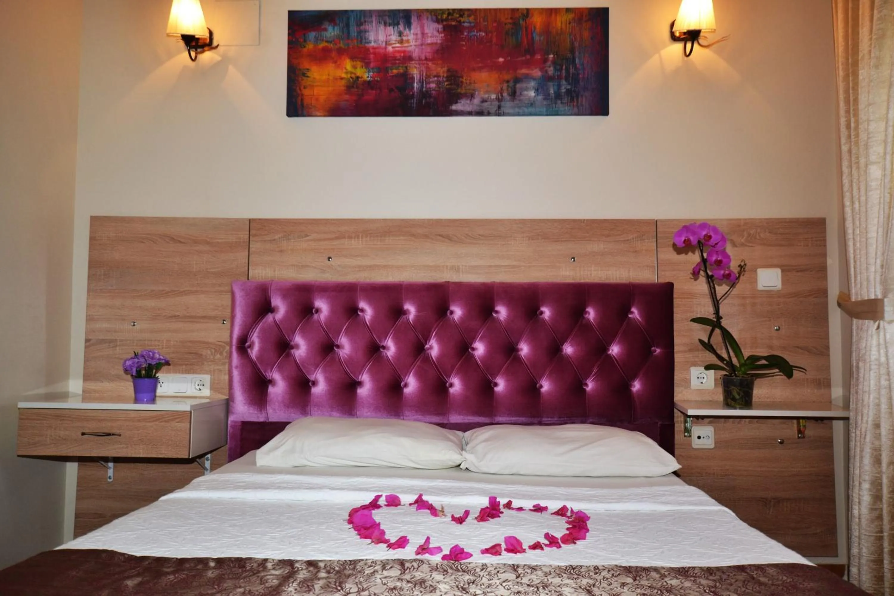 Bed in Konak Su Hotel