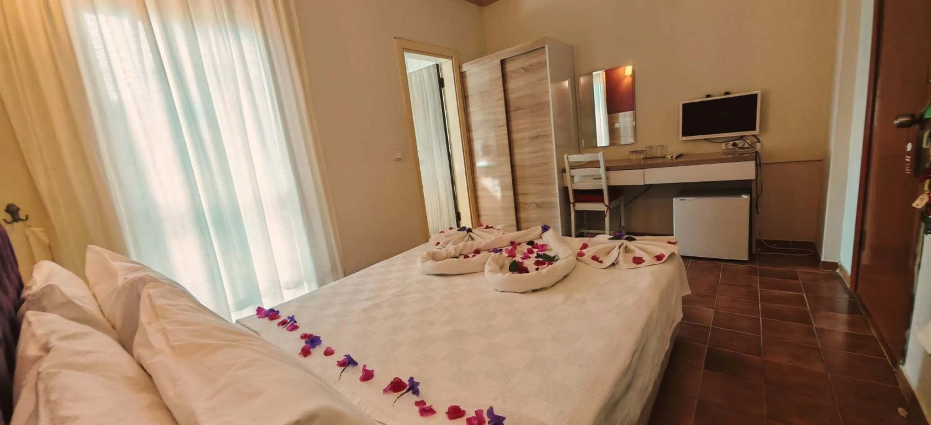 Bed in Konak Su Hotel