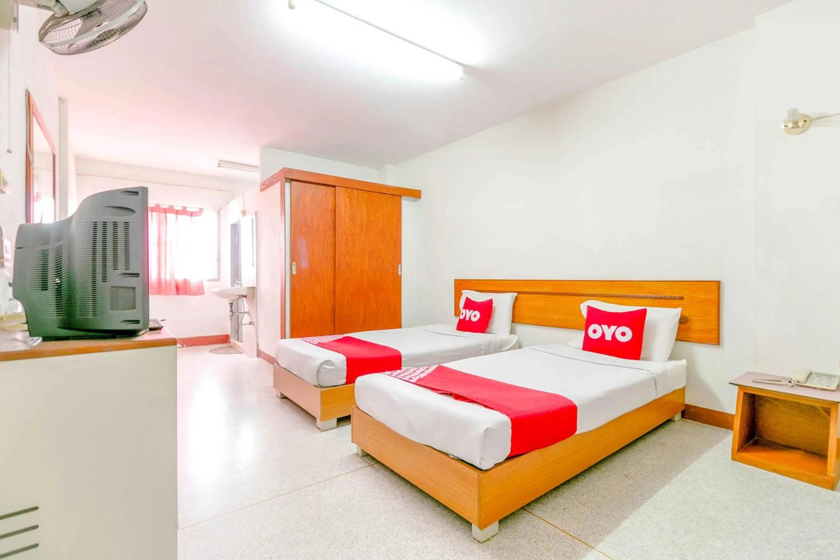 Bedroom, Bed in OYO 1161 Sathorn Mansion