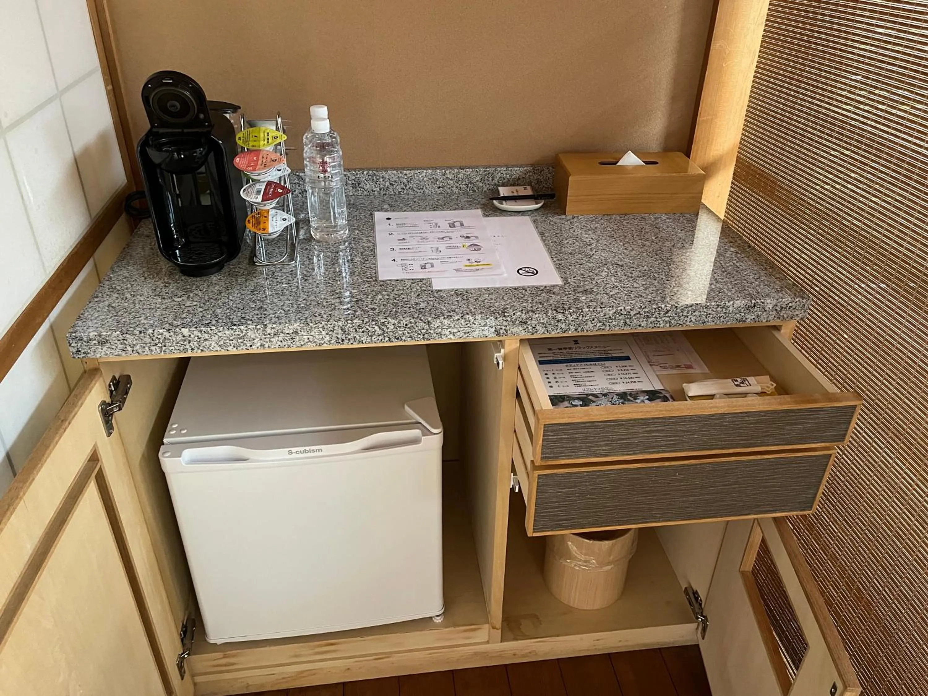 Coffee/tea facilities in Kuriya Suizan