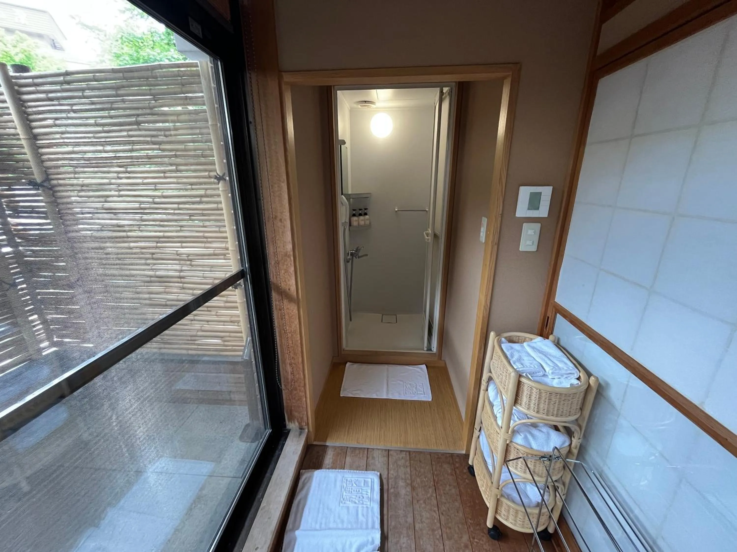 Shower in Kuriya Suizan