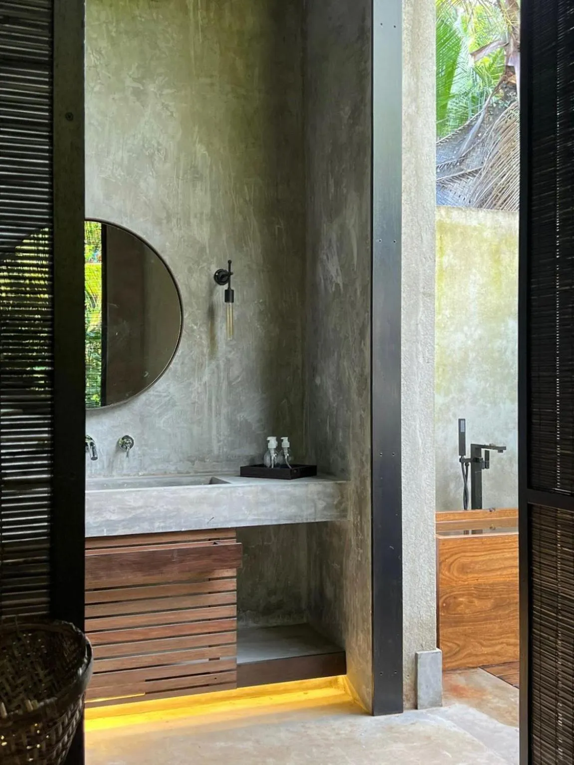 Toilet in KAJU GREEN eco lodges