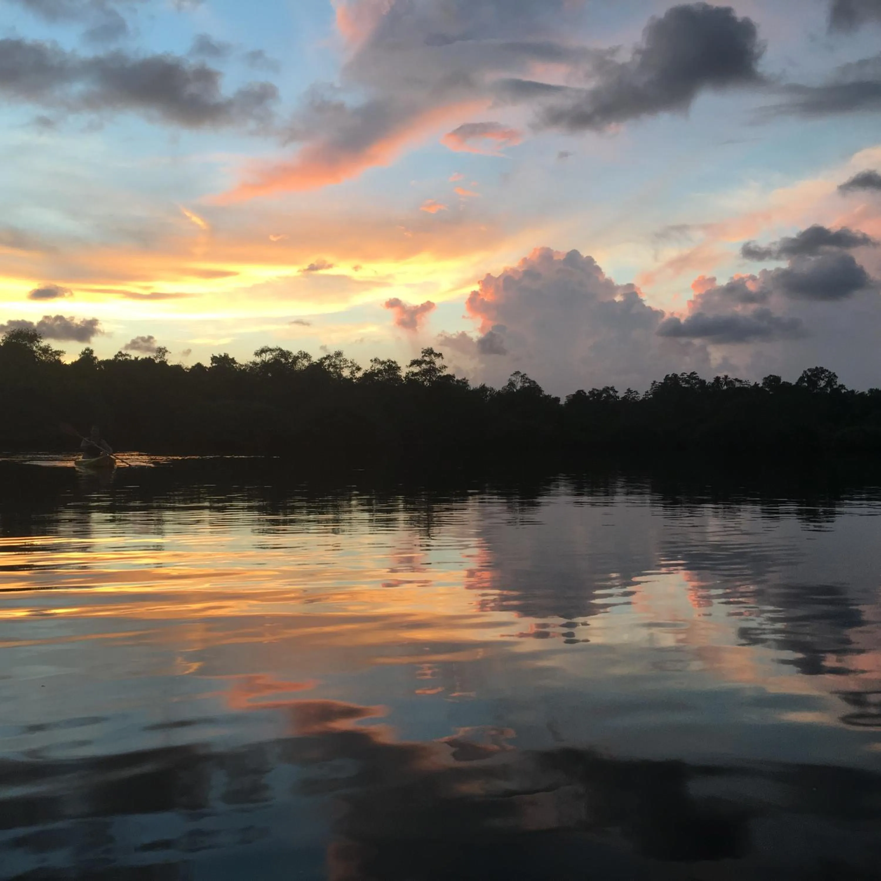 Canoeing in KAJU GREEN eco lodges