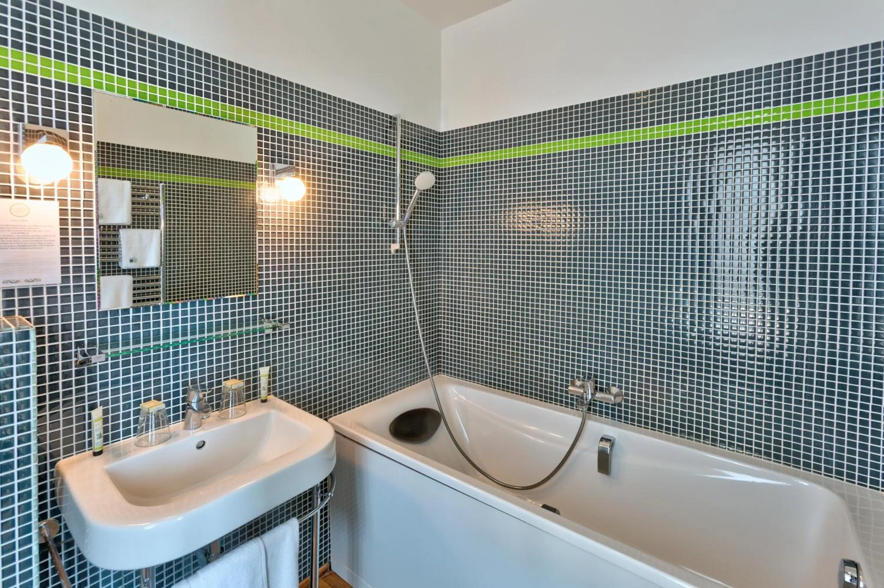 Bathroom in Hotel Le Rayon Vert