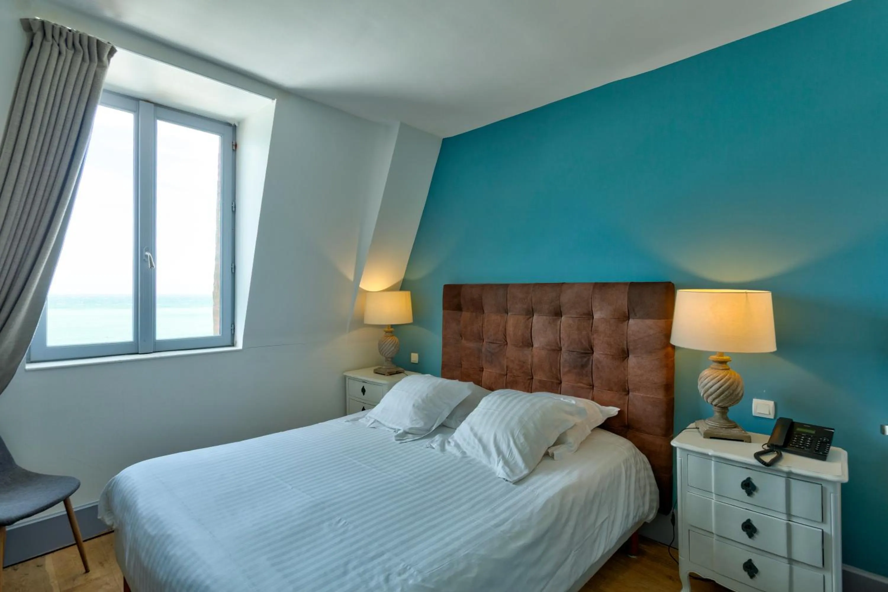 Bedroom, Bed in Hotel Le Rayon Vert