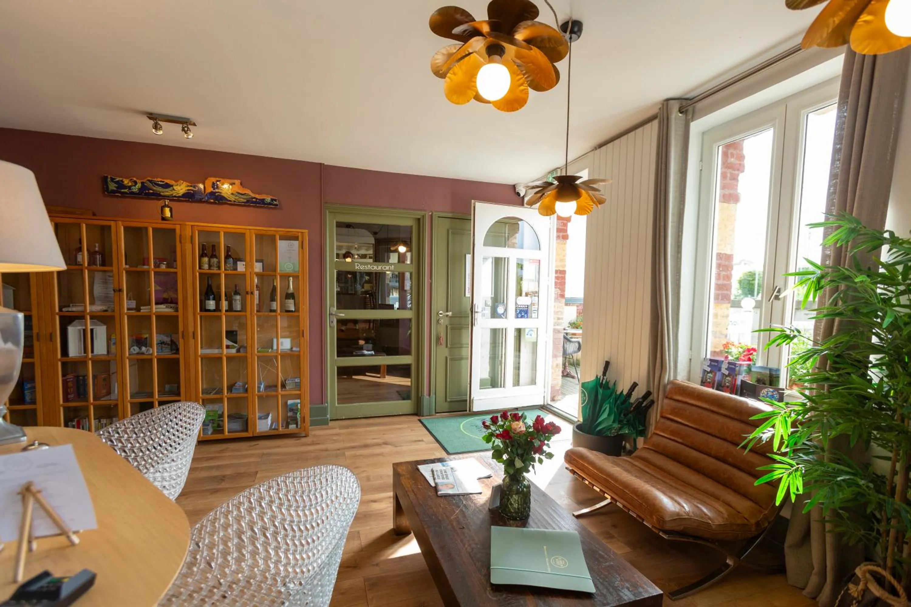 Lobby or reception in Hotel Le Rayon Vert