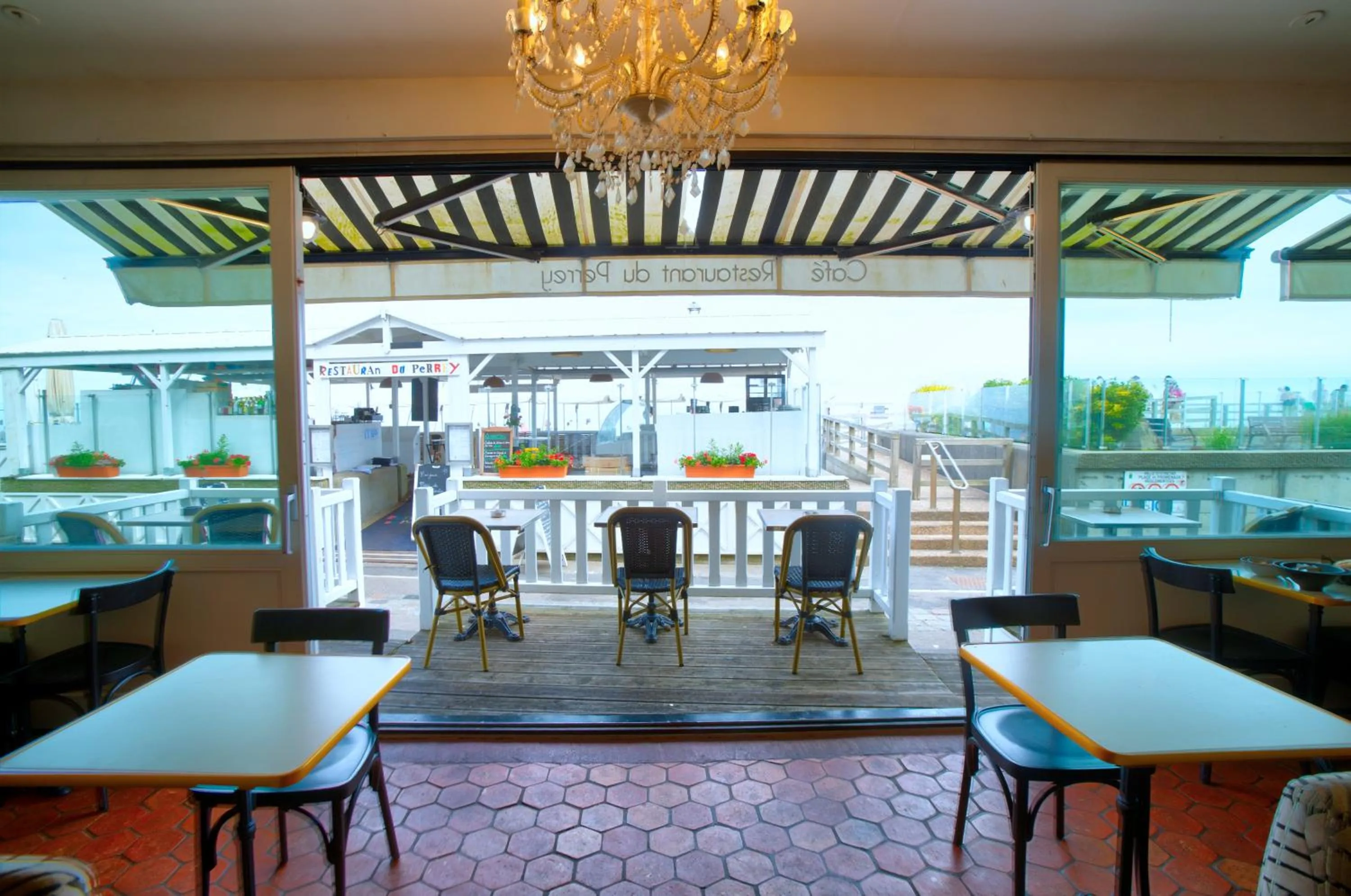 Restaurant/places to eat in Hotel Le Rayon Vert