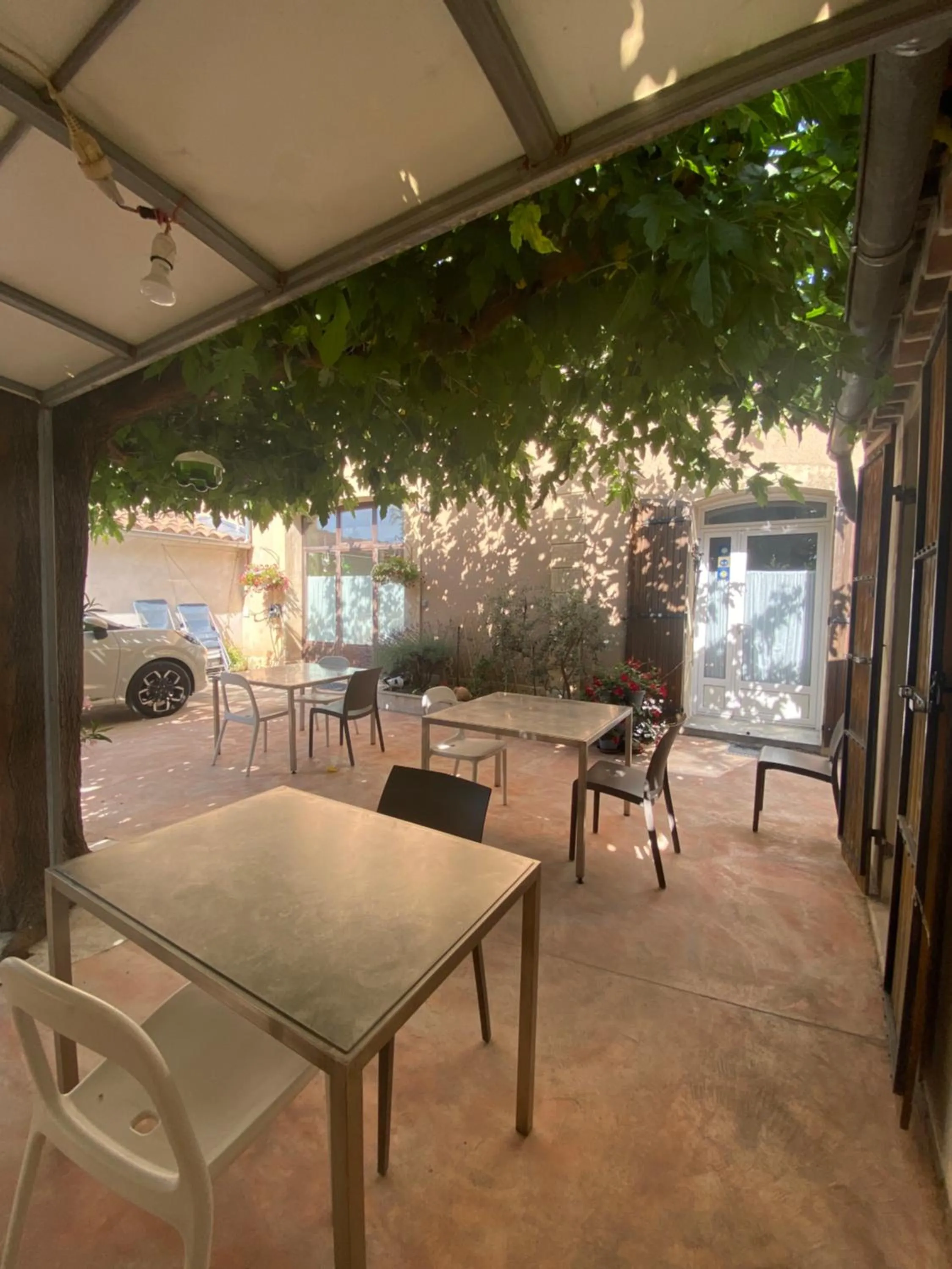 Property building in L'atelier B&B