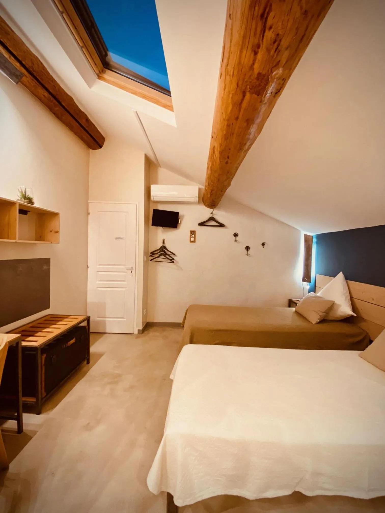 Photo of the whole room in L'atelier B&B