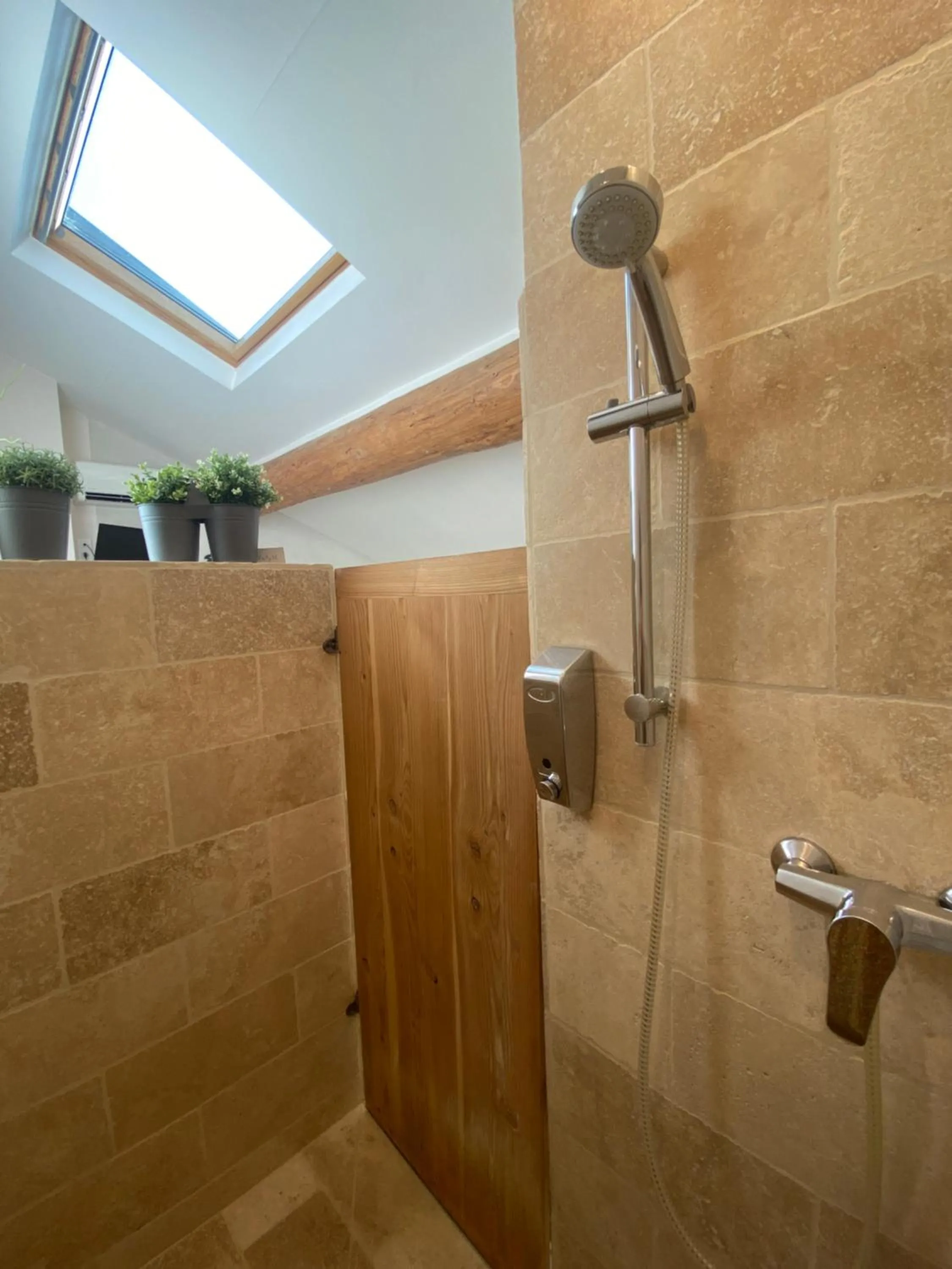 Shower in L'atelier B&B