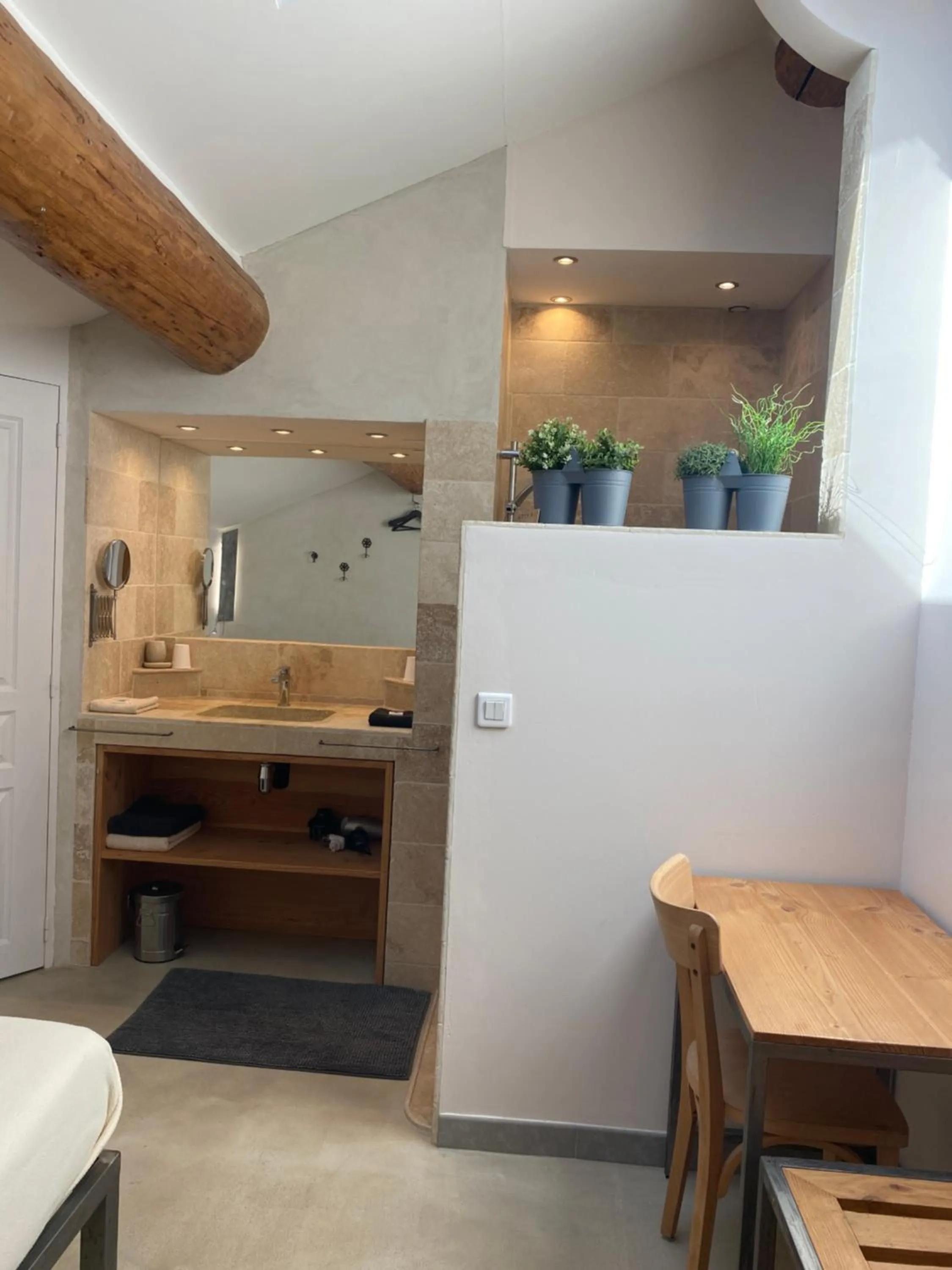 Photo of the whole room in L'atelier B&B