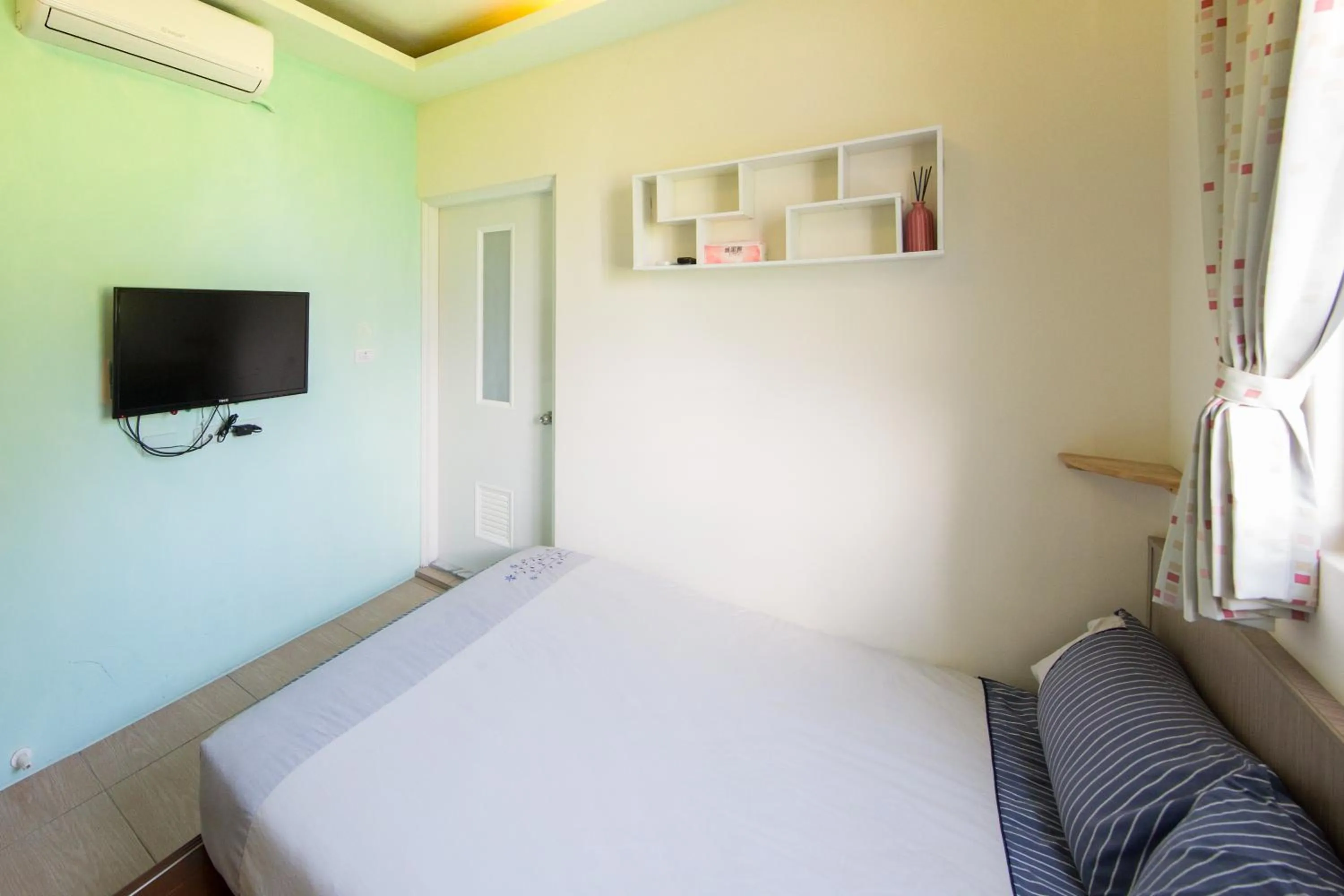 bunk bed, Bed in Fire Island Guest House