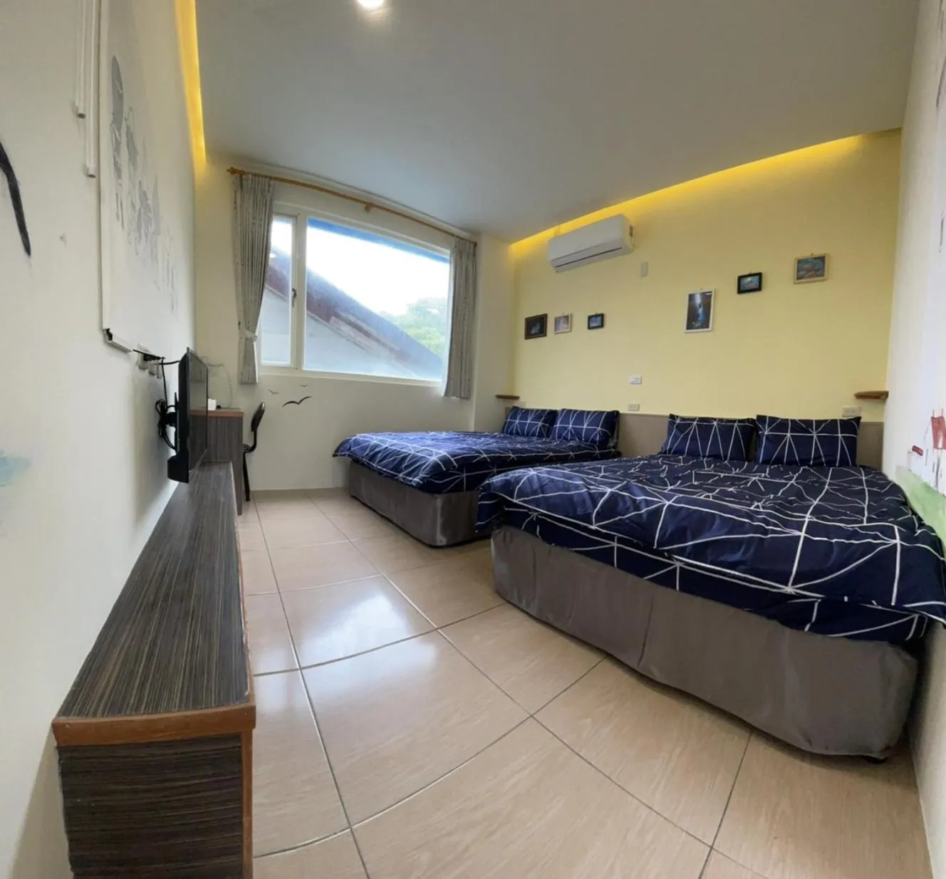 Bed in Fire Island Guest House