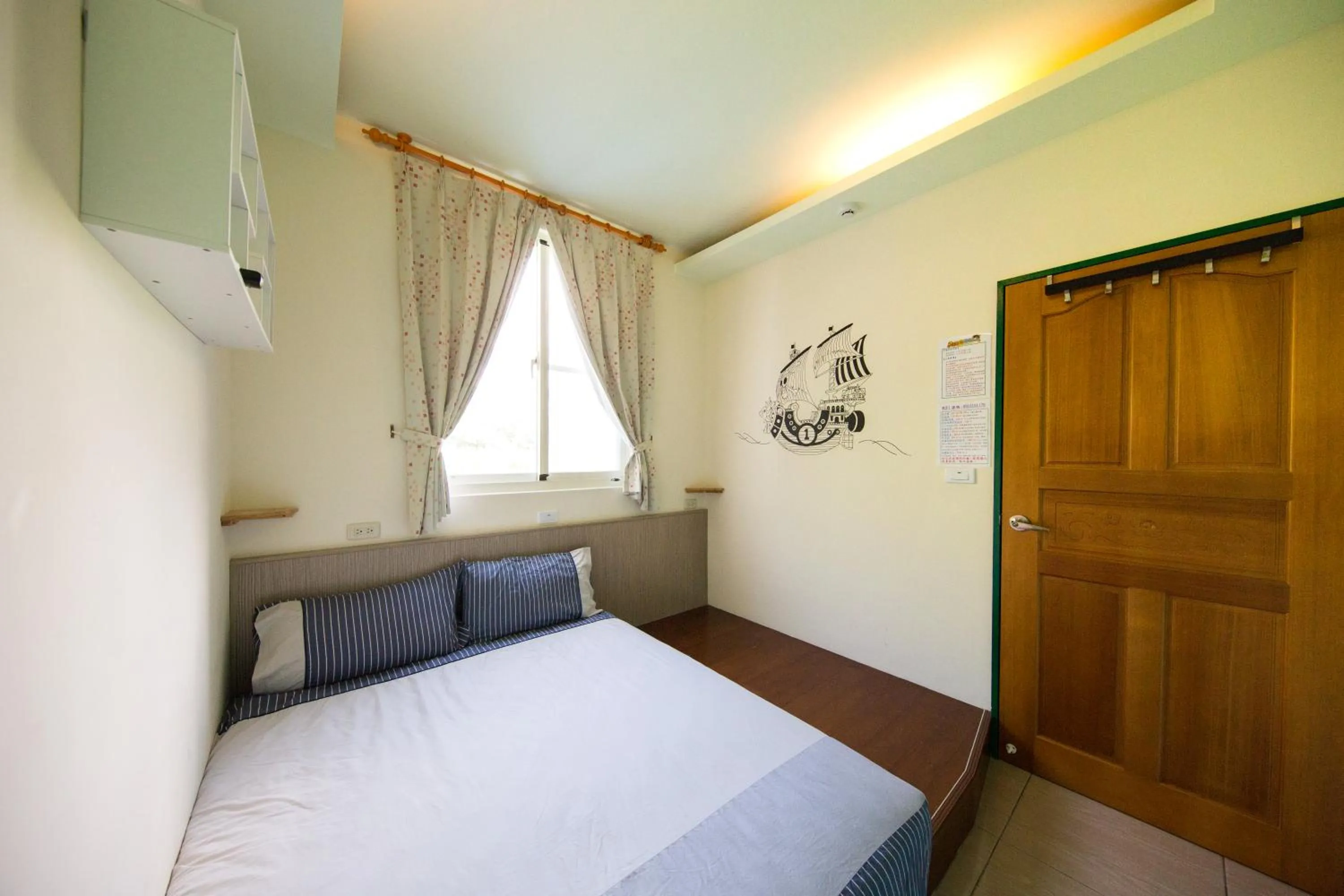 bunk bed, Bed in Fire Island Guest House