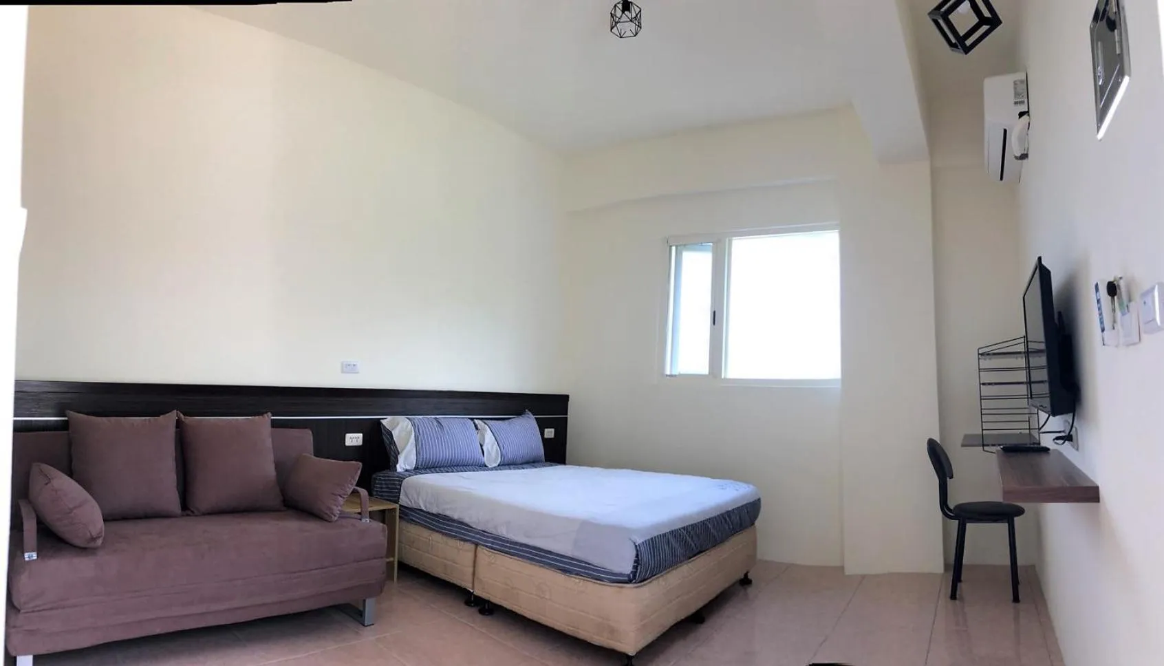 Bed in Fire Island Guest House