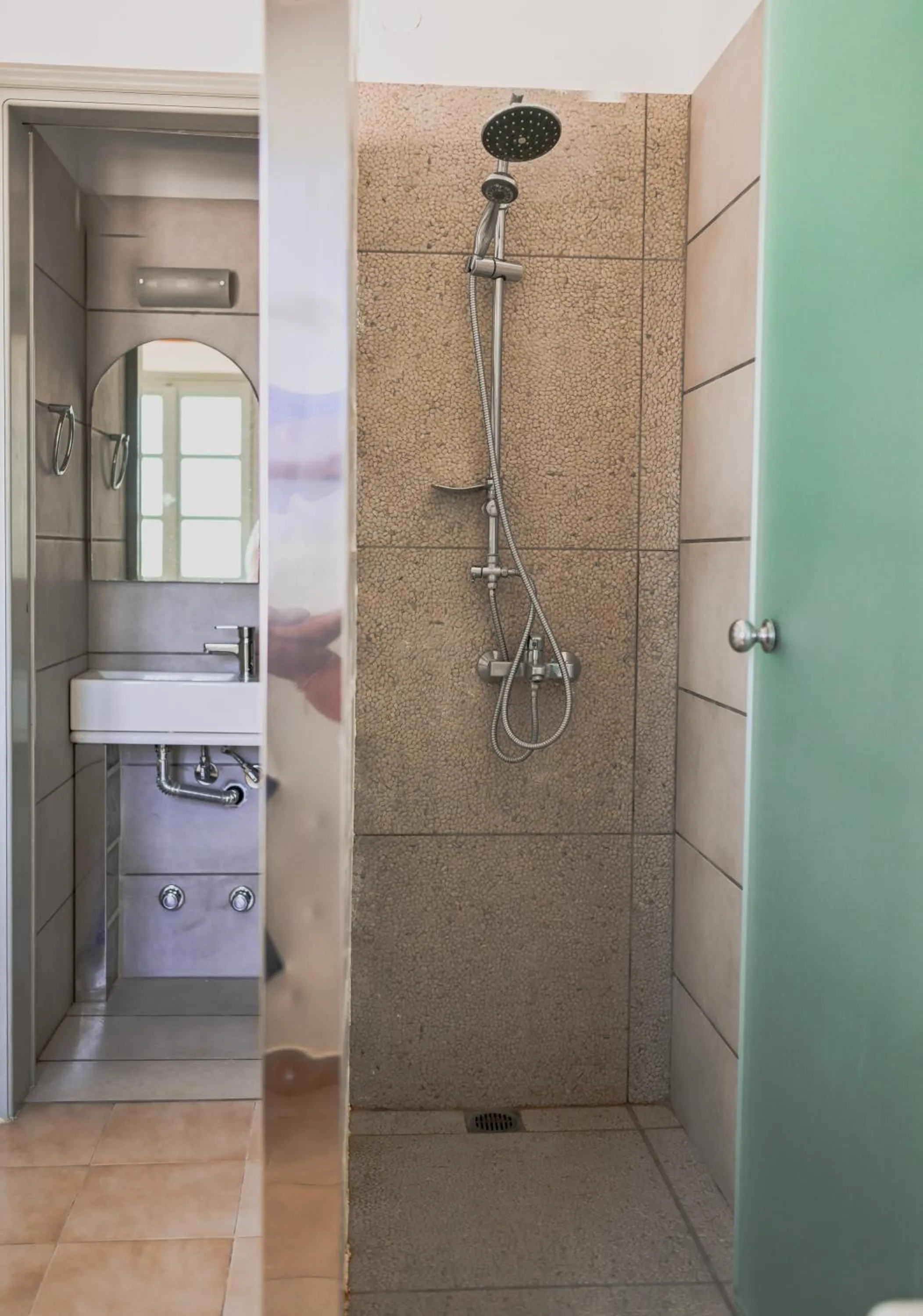 Shower in Summer Shades Hotel - ex Arkoulis