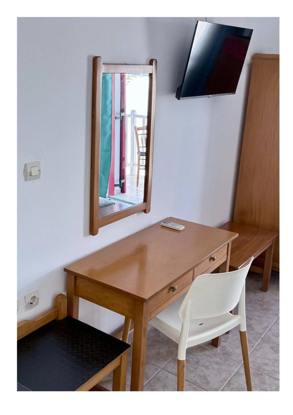 TV and multimedia in Summer Shades Hotel - ex Arkoulis