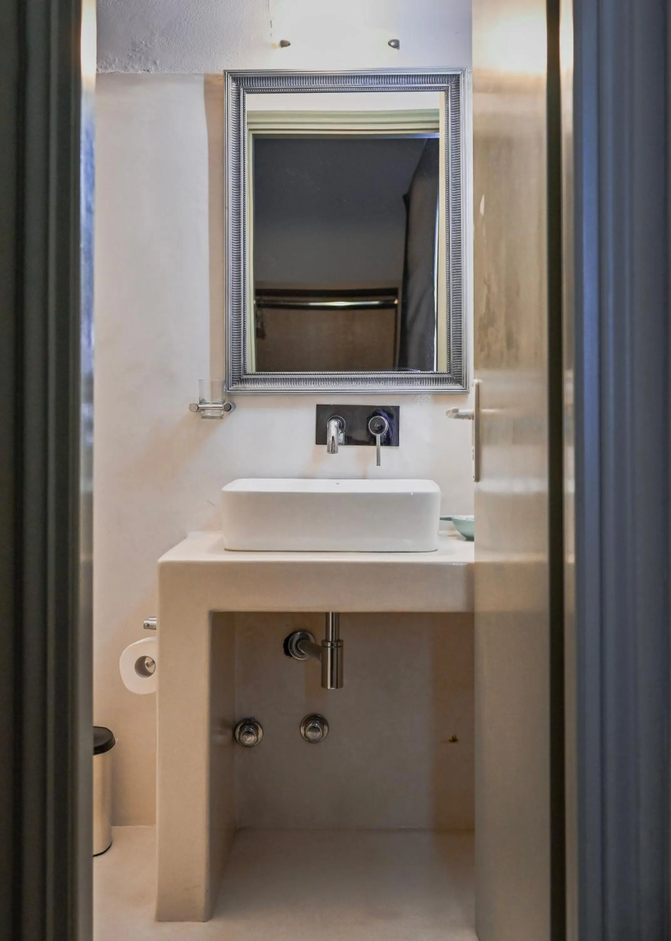 Bathroom in Summer Shades Hotel - ex Arkoulis