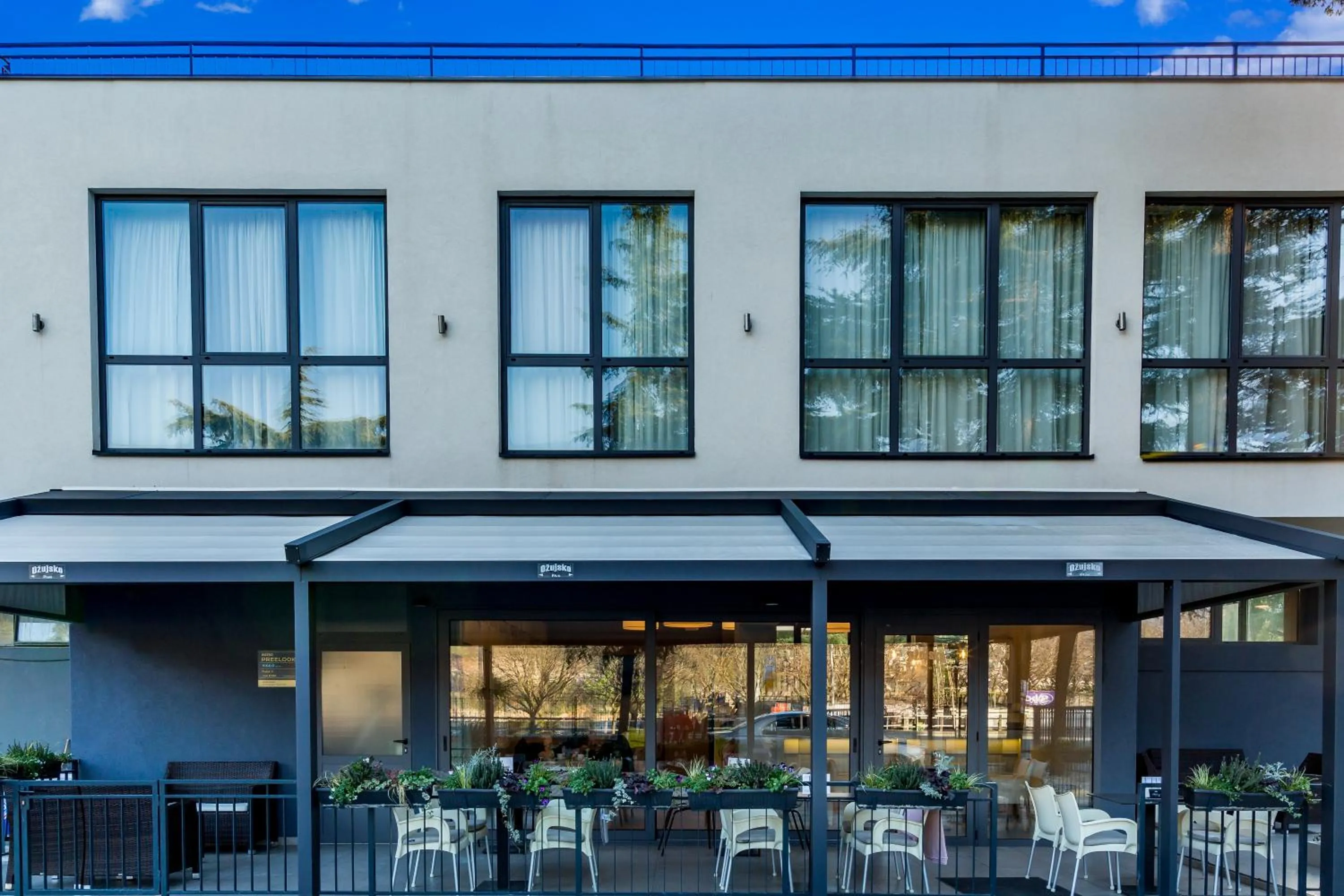 Property building in Apartments & Rooms Preelook