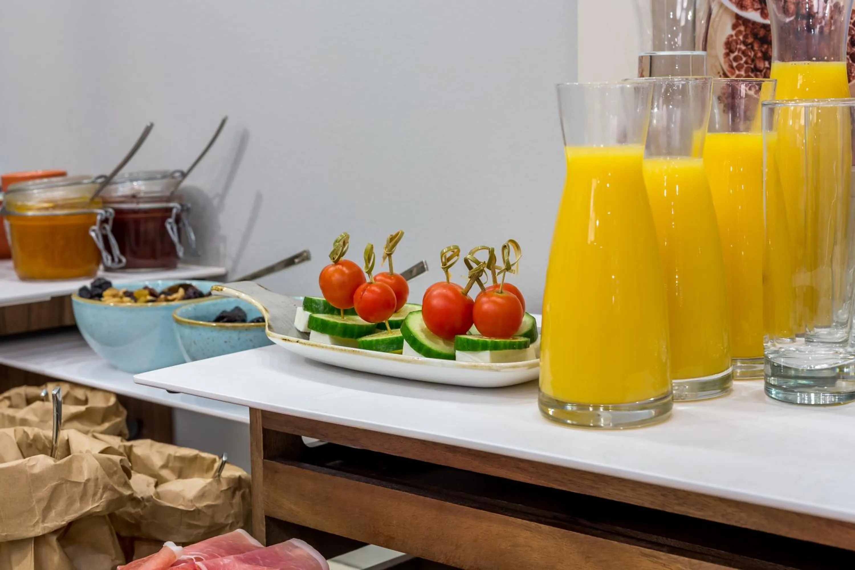 Breakfast in Apartments & Rooms Preelook