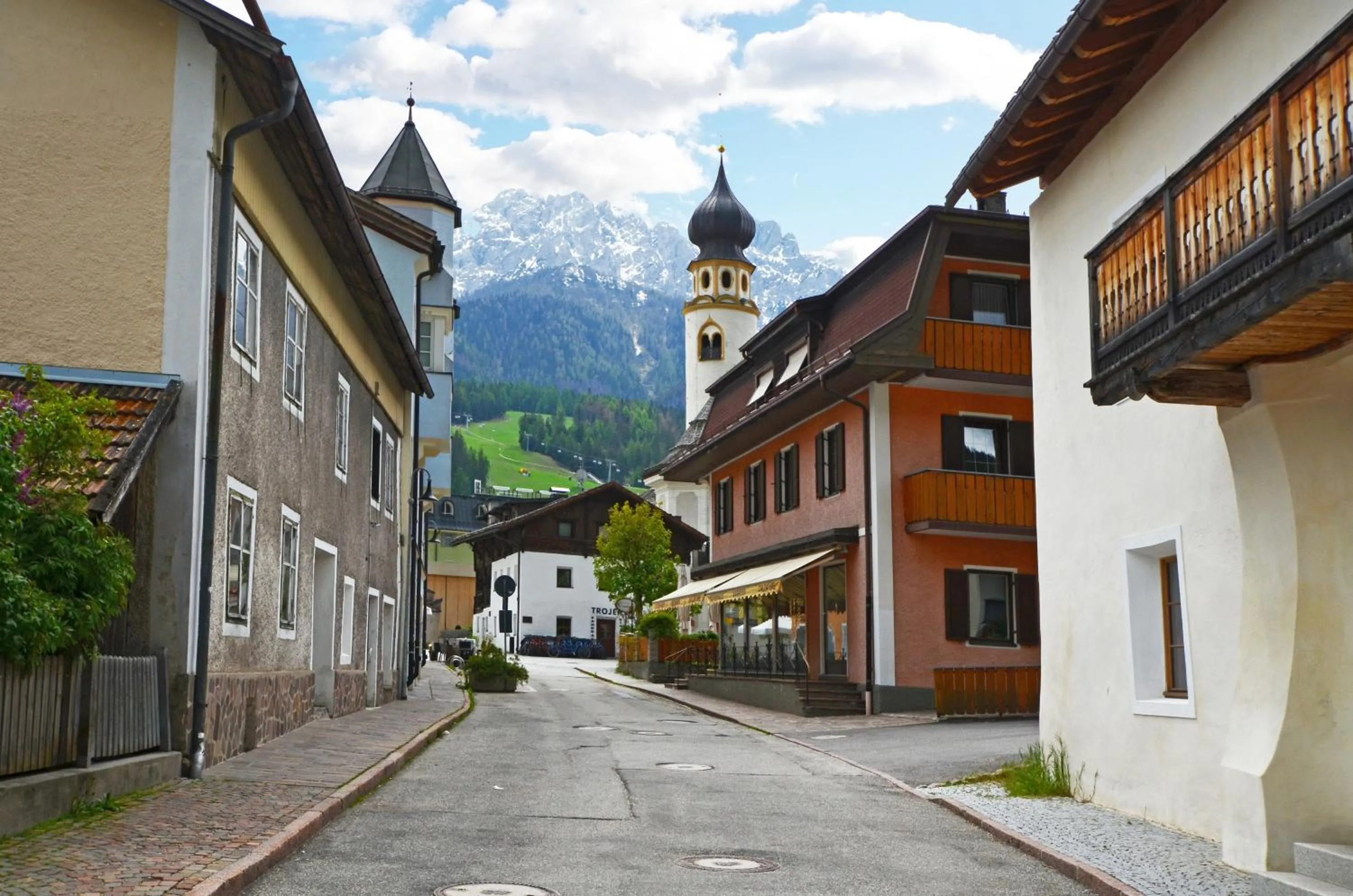 Neighbourhood in Aurturist S Candido Roulette