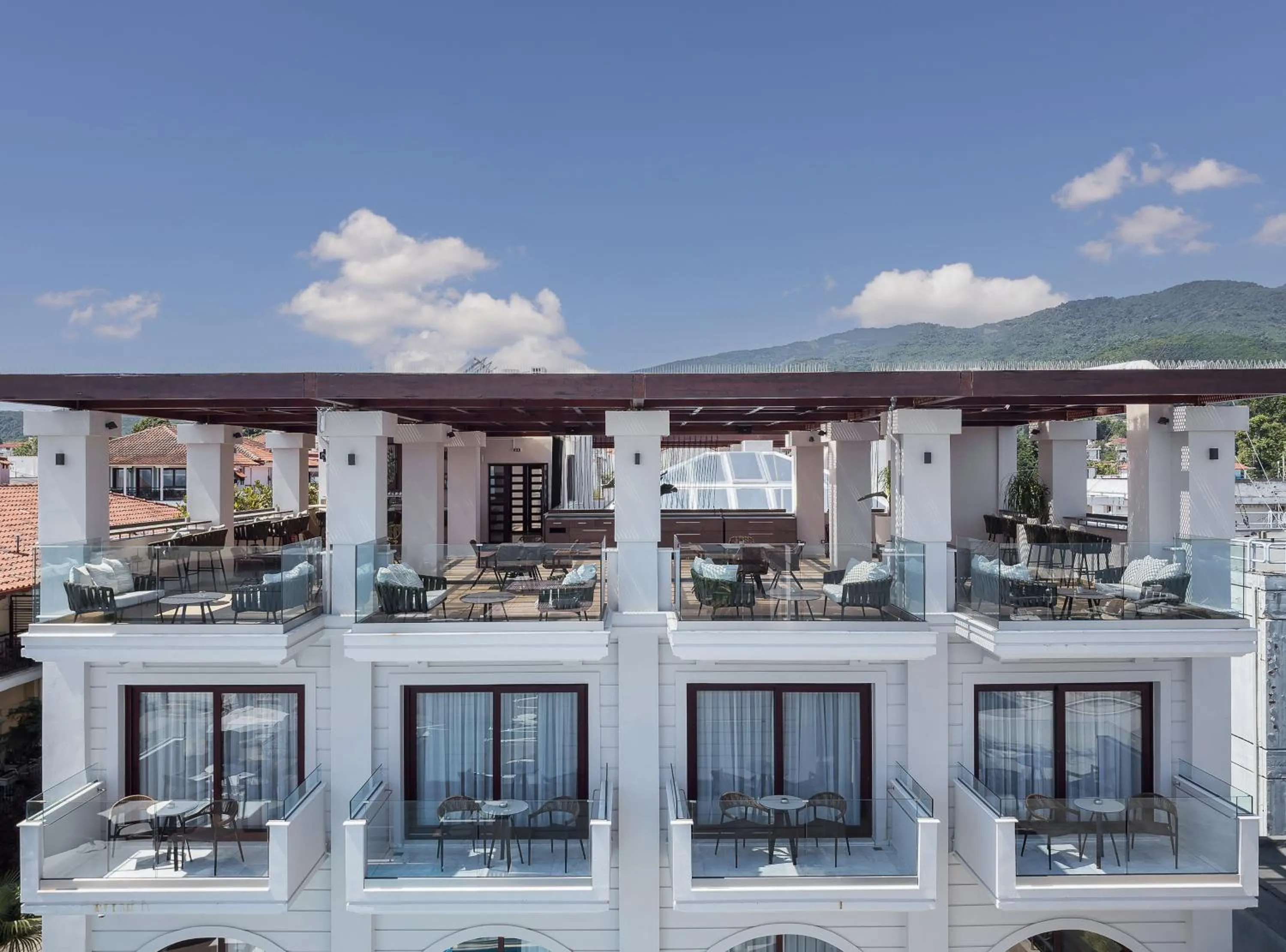 Property building in Diverso Platamon, Luxury Hotel & Suites