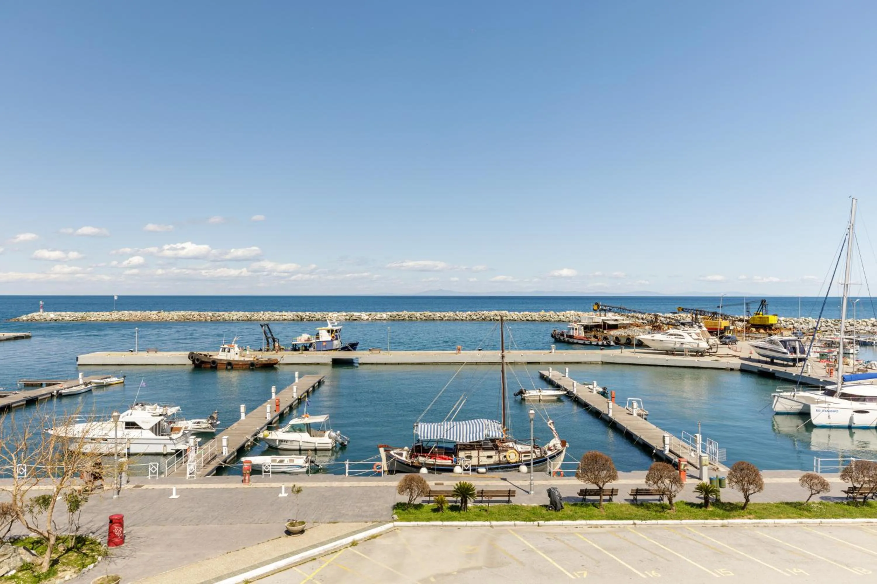 View (from property/room) in Diverso Platamon, Luxury Hotel & Suites