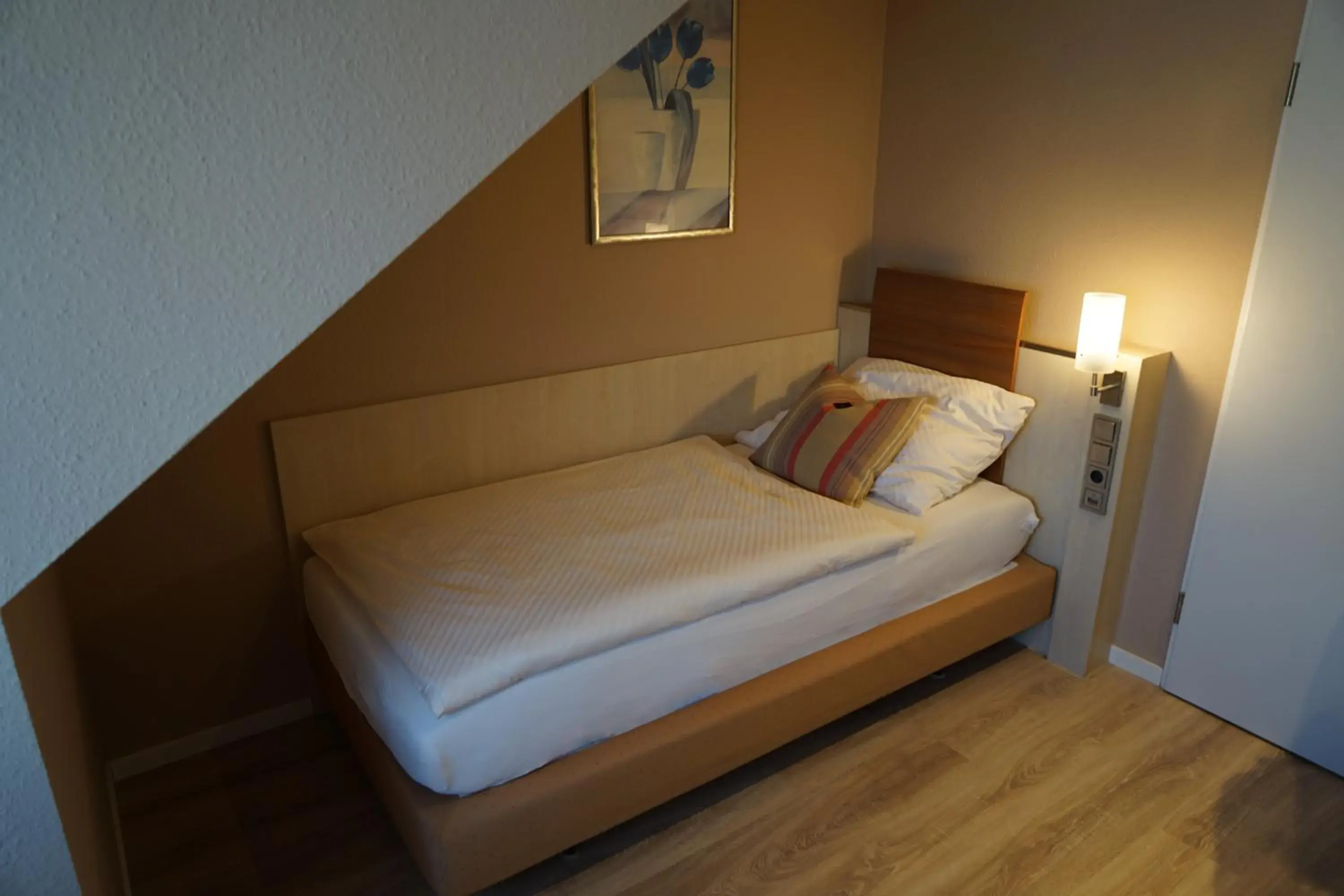 Single Room with Private Bathroom in Hotel Restaurant Strümper Hof Single Room with Private Bathroom in Hotel Restaurant Strümper Hof