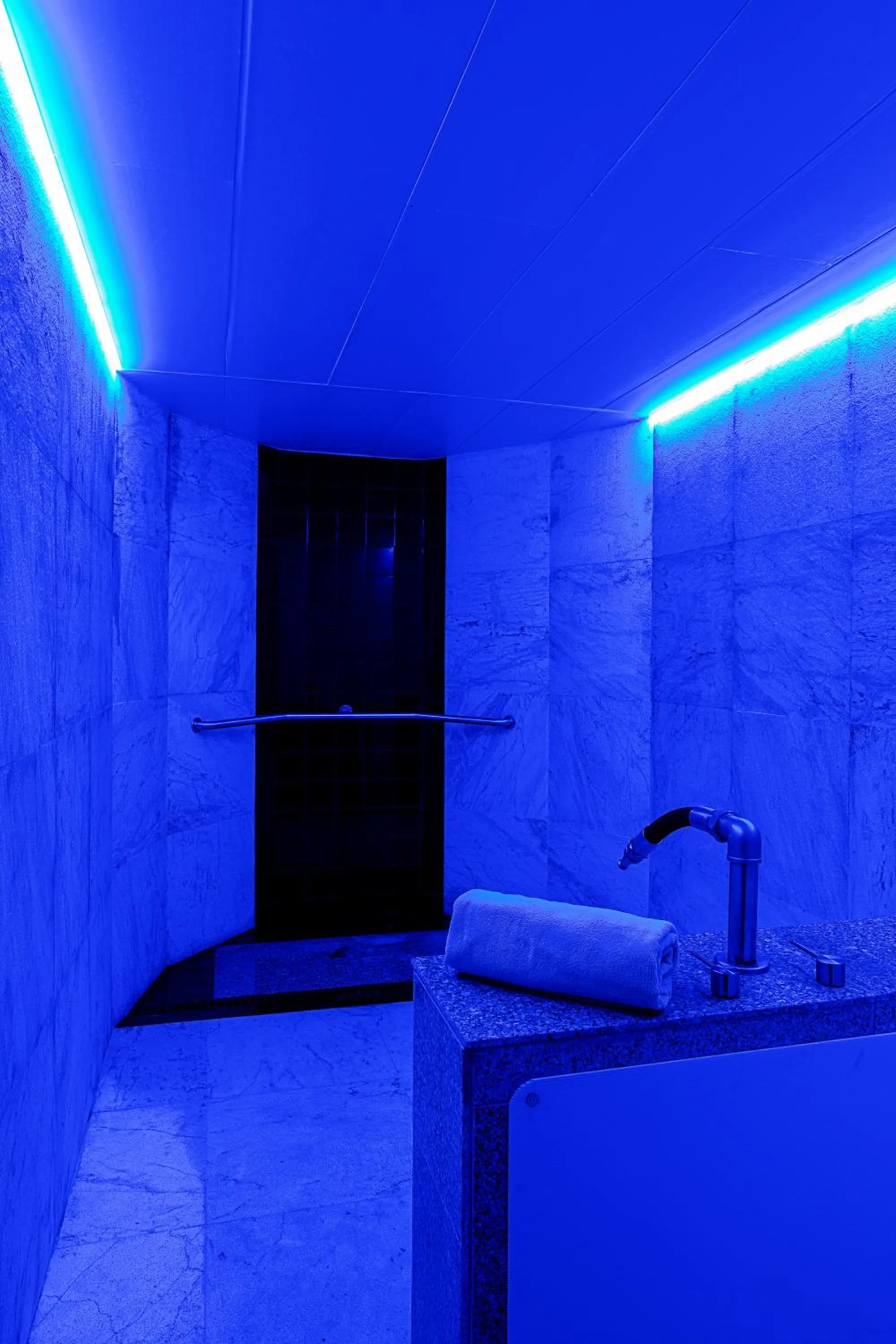 Hot Spring Bath in Hotel Porta do Sol Conference & SPA