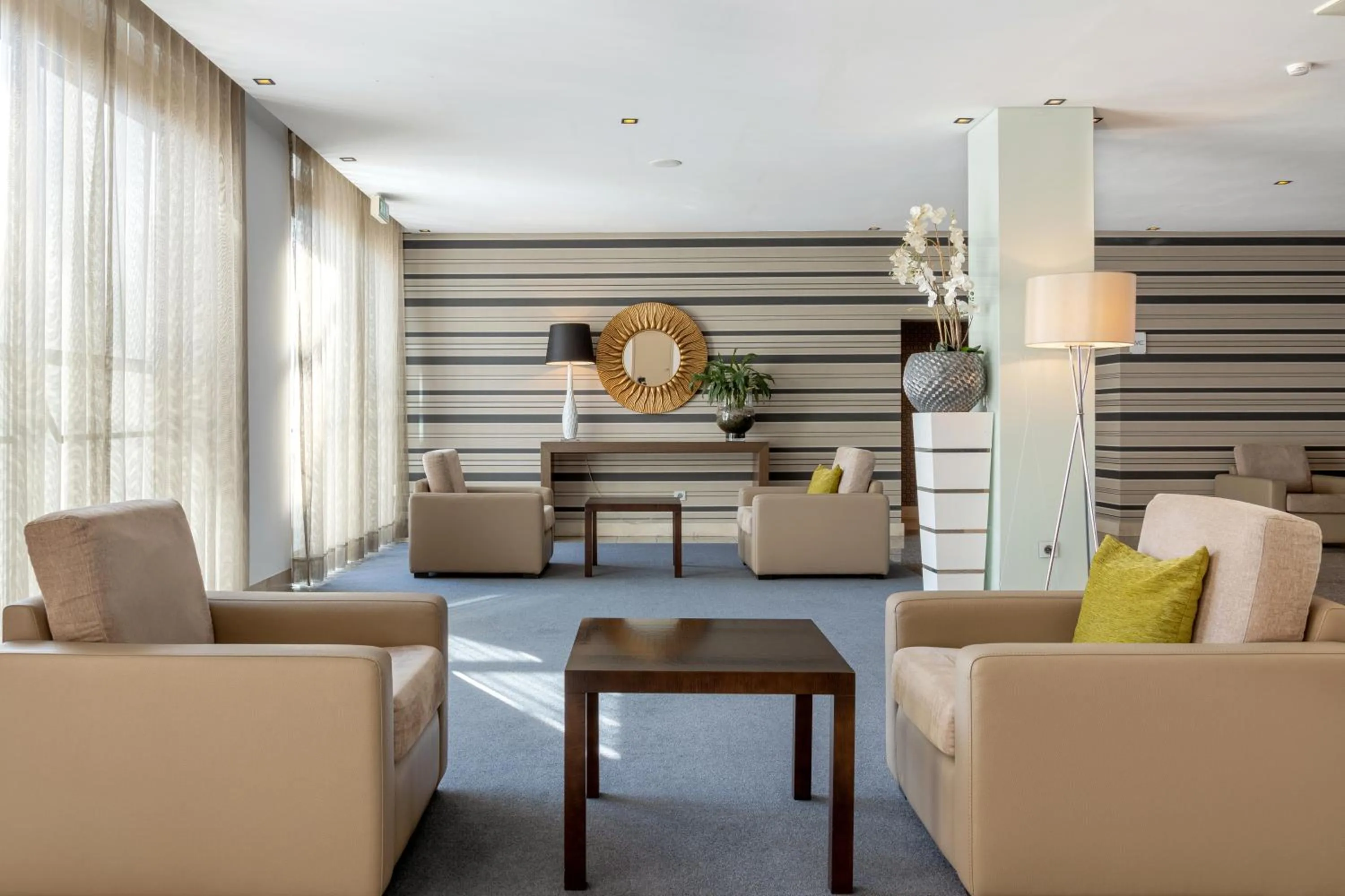 Living room in Hotel Porta do Sol Conference & SPA