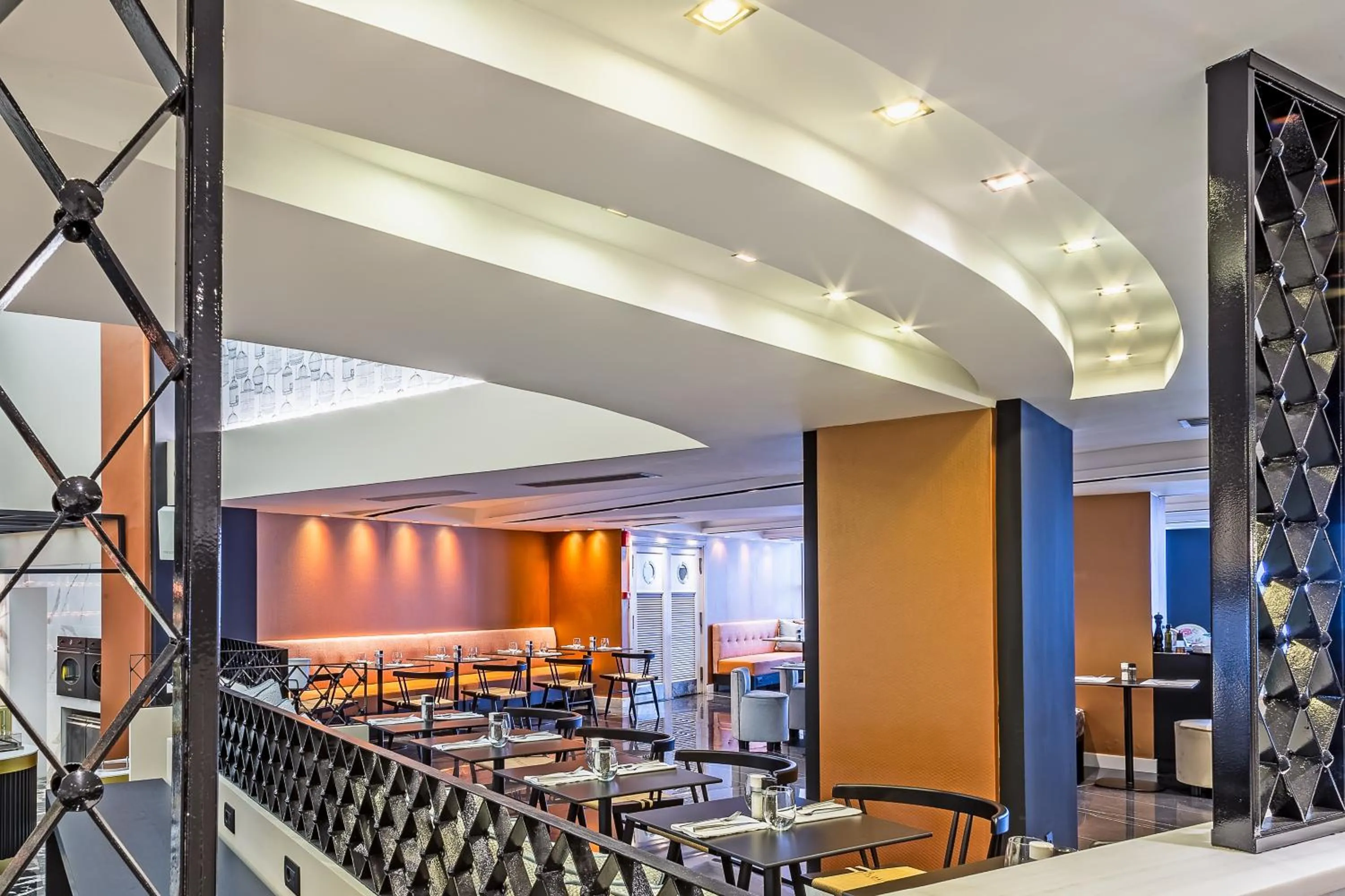 Restaurant/places to eat in Airotel Stratos Vassilikos Hotel