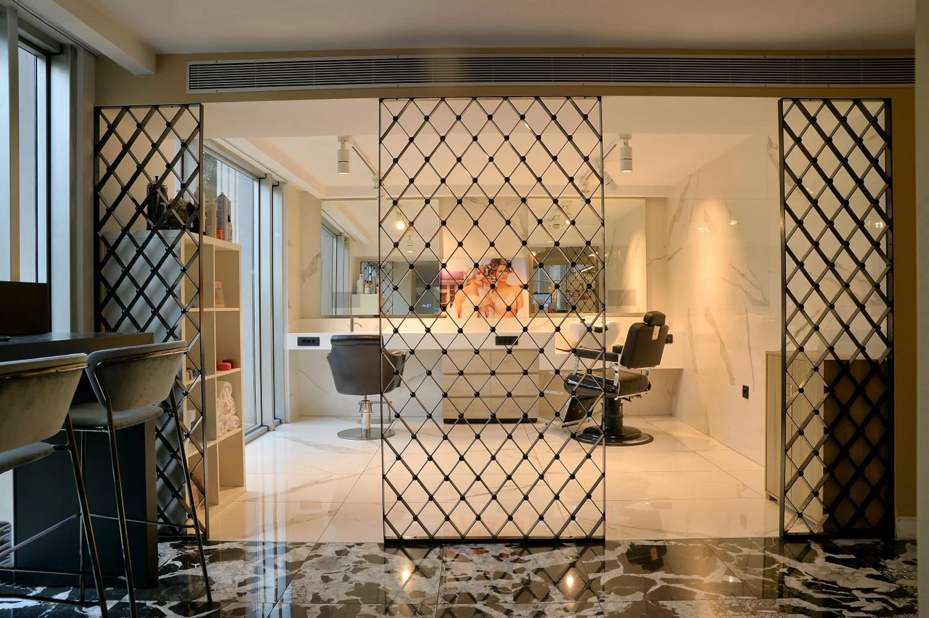 hair dresser in Airotel Stratos Vassilikos Hotel