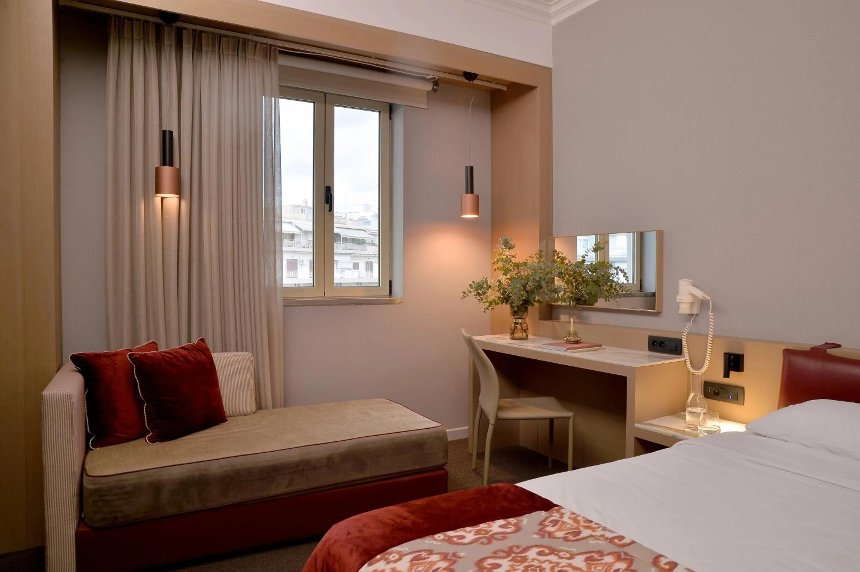 Bedroom, Bed in Airotel Stratos Vassilikos Hotel