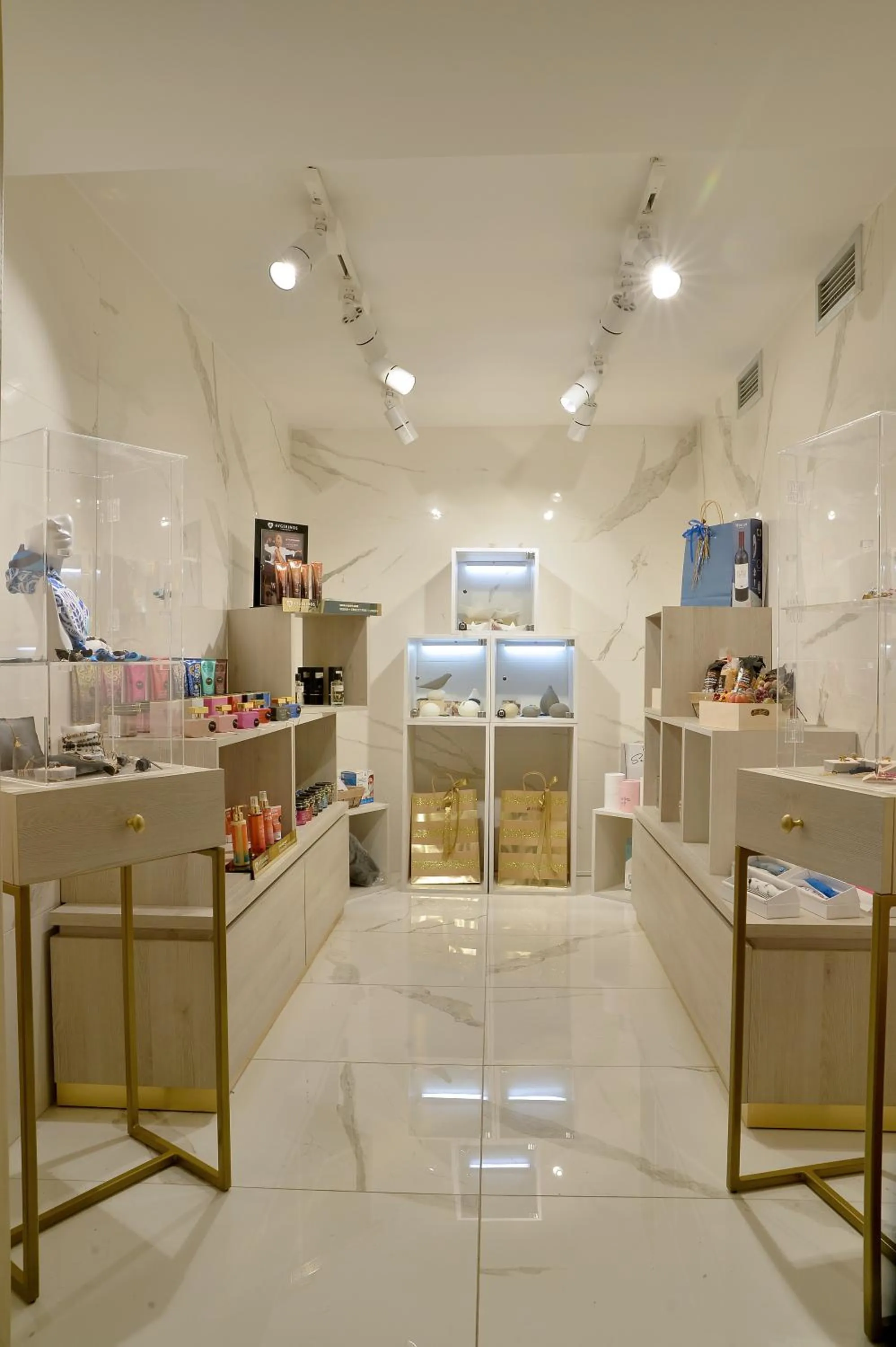 hair dresser in Airotel Stratos Vassilikos Hotel