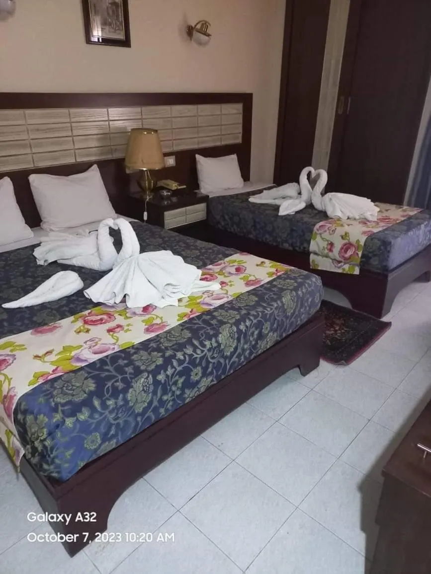 Bed in Windsor Hotel Luxor 中國人之家