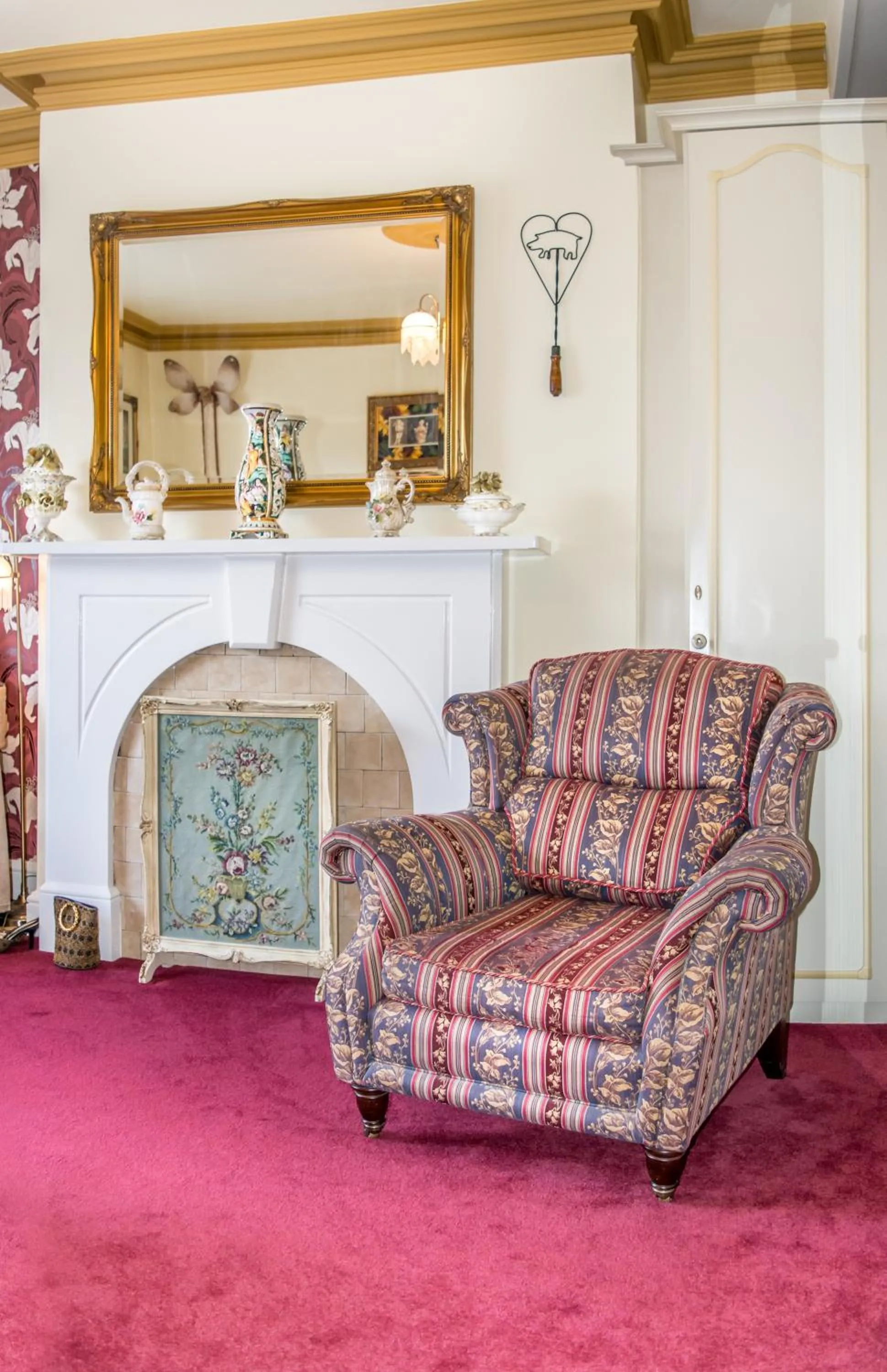 Photo of the whole room in Creston Villa Guest House