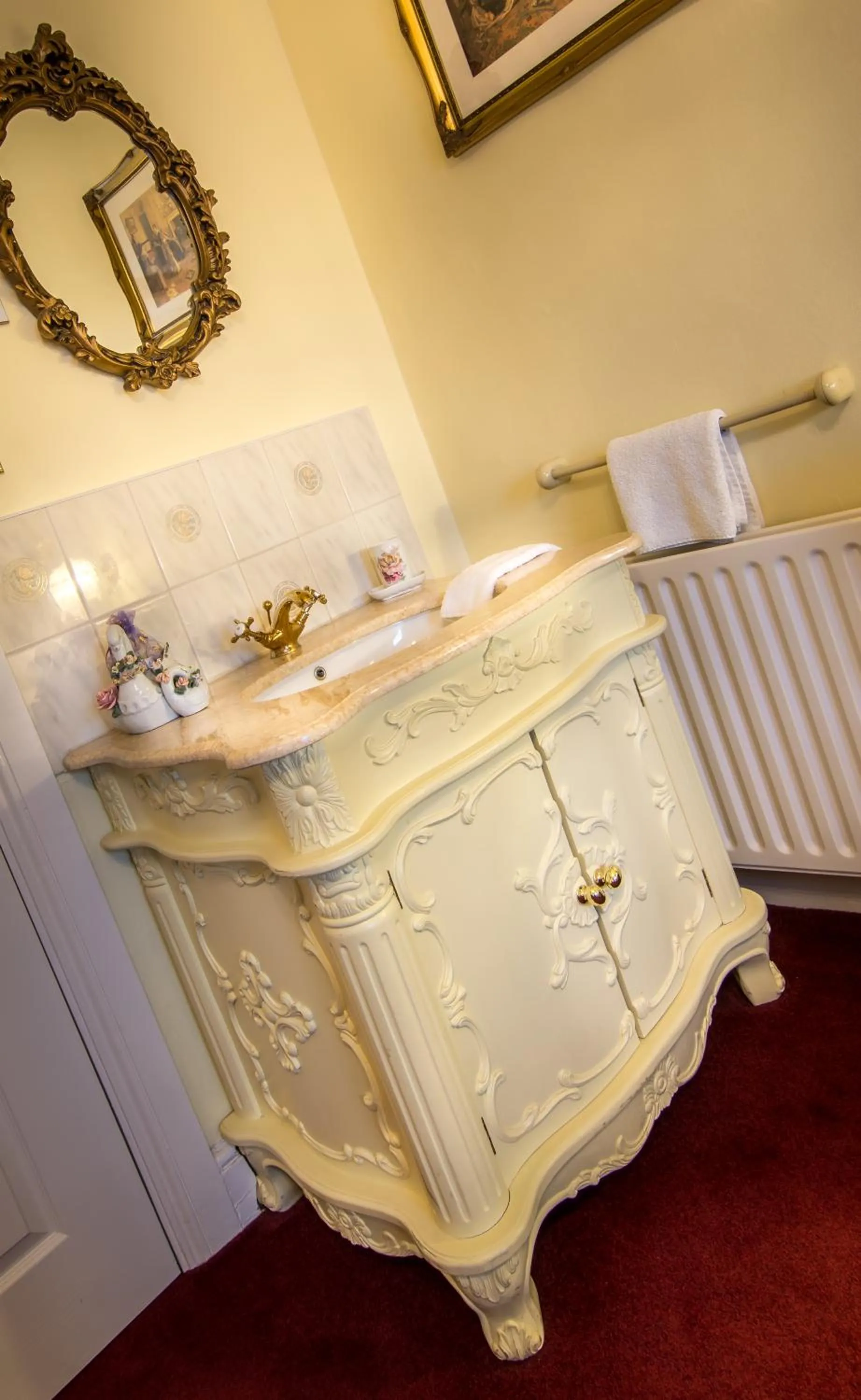 Bedroom in Creston Villa Guest House