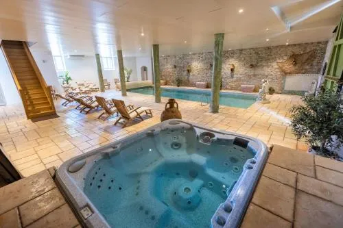 Château de Floure - SPA et piscine extérieure chauffée