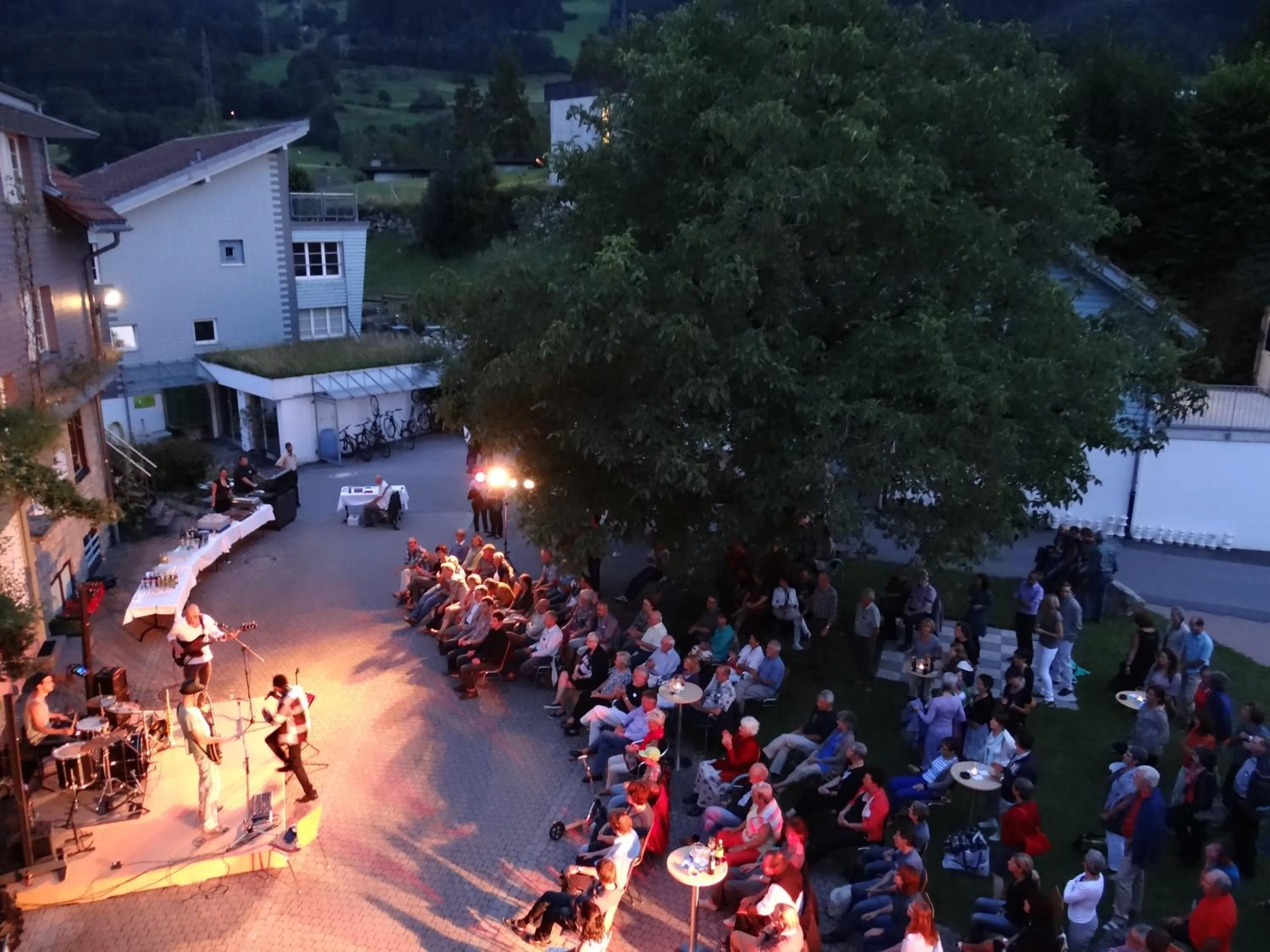 Evening entertainment in Seminarhotel Lihn