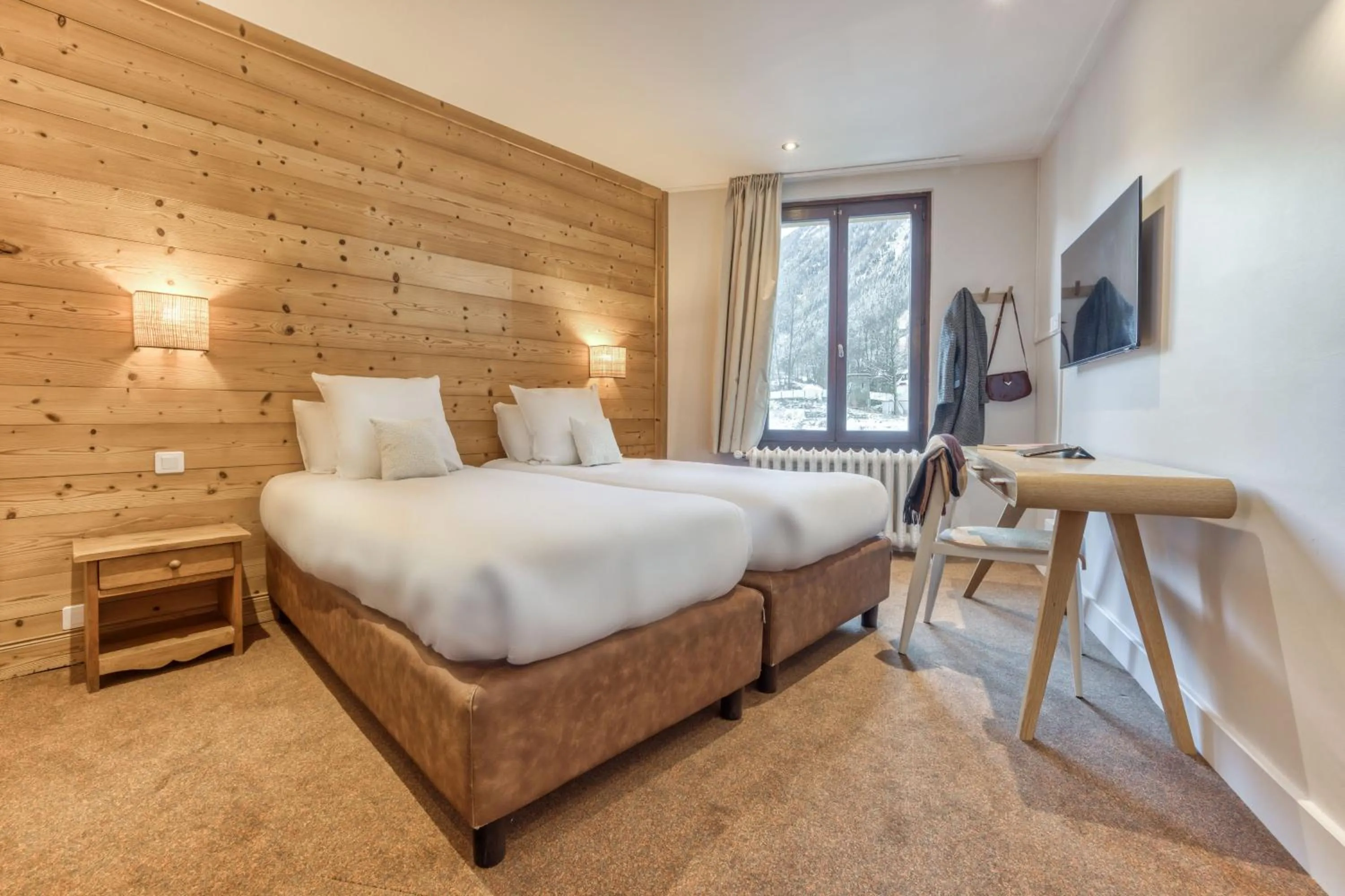 Bed in Les Gourmets - Chalet Hotel