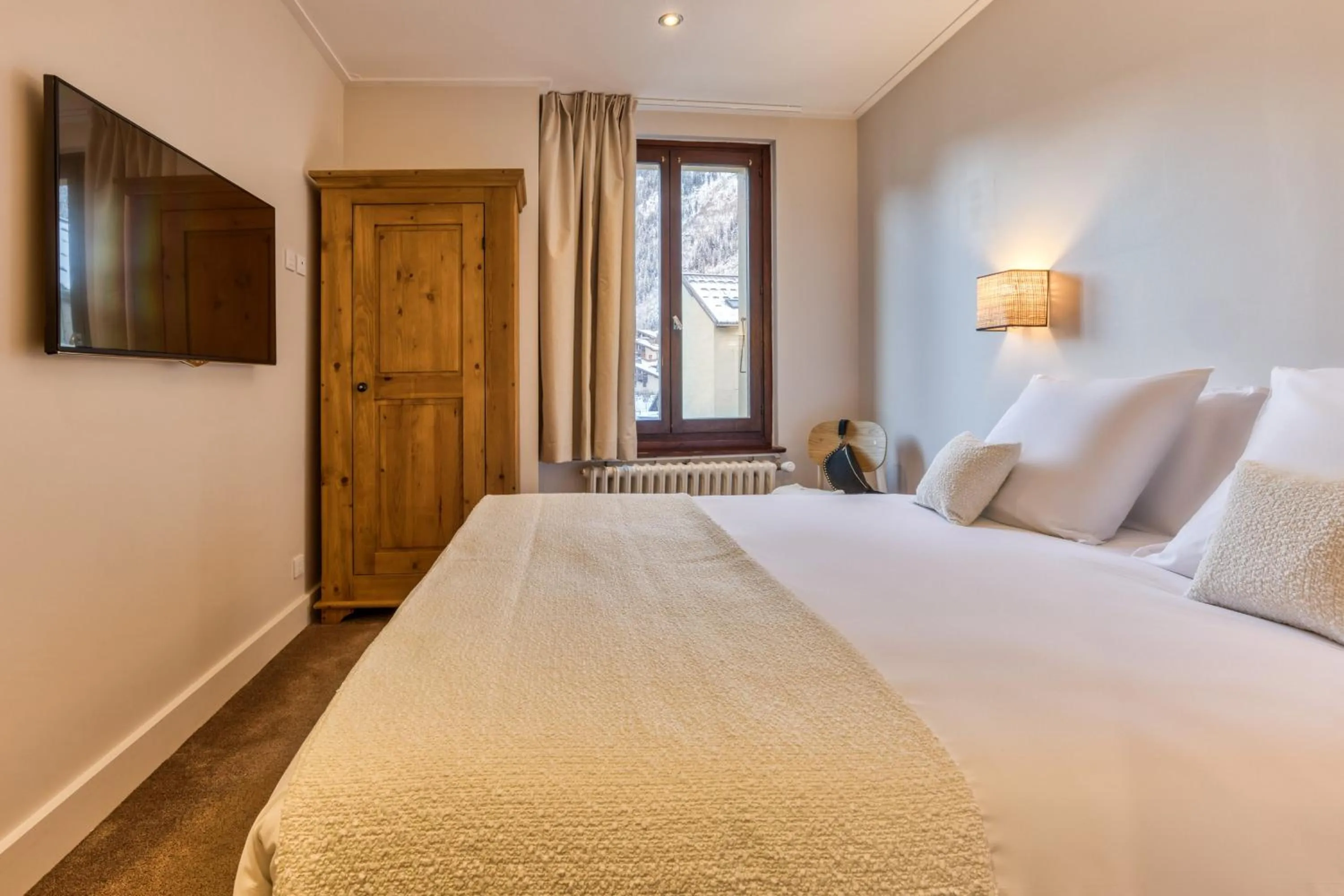 Bed in Les Gourmets - Chalet Hotel