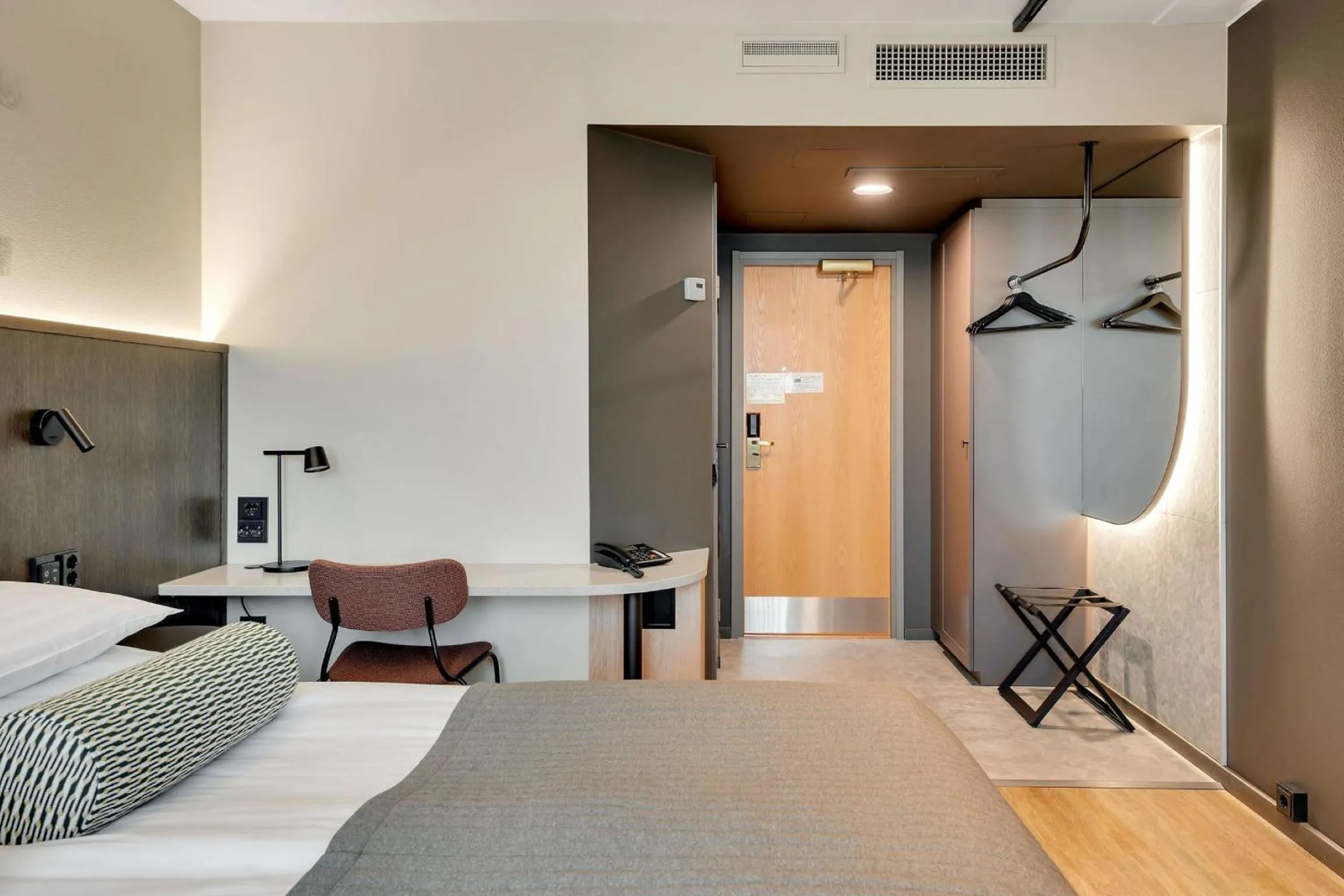 Photo of the whole room, Bed in Original Sokos Hotel Vaakuna Mikkeli